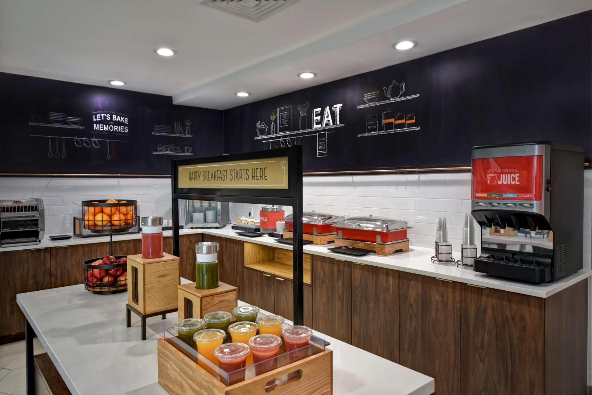 Hampton Inn NY-JFK - Photo 5