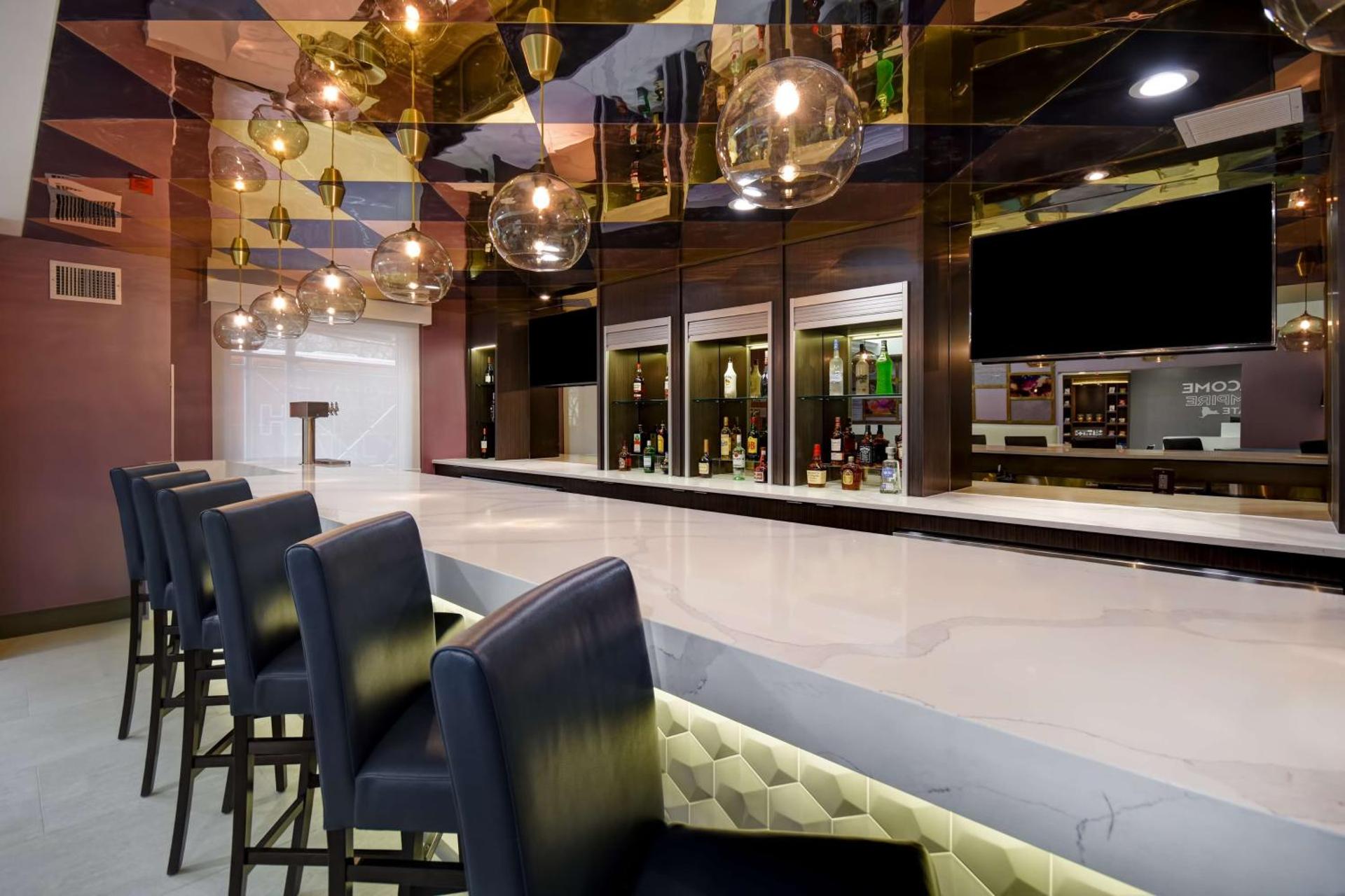 Hampton Inn NY-JFK - Photo 21