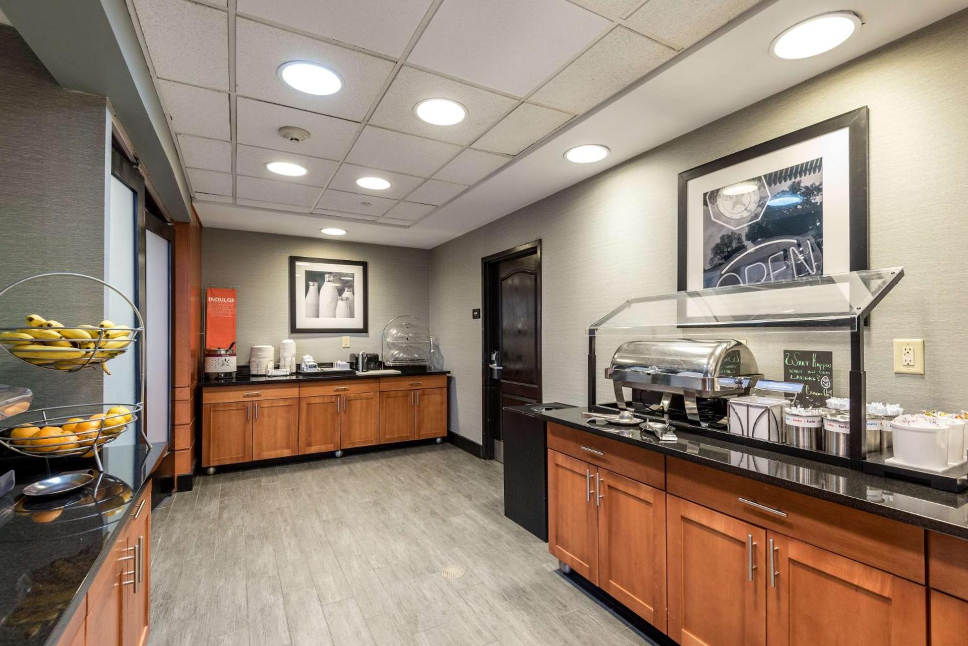 Hampton Inn & Suites Orlando-South Lake Buena Vista - Photo 8