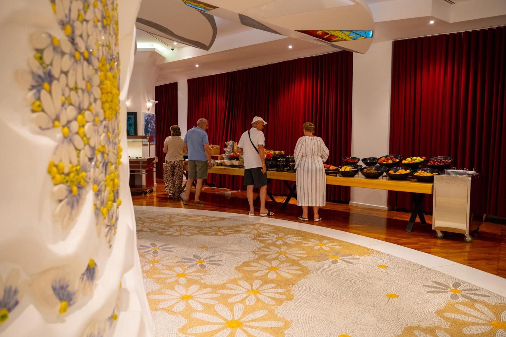 Bougainville Bay Apartments - Photo 145