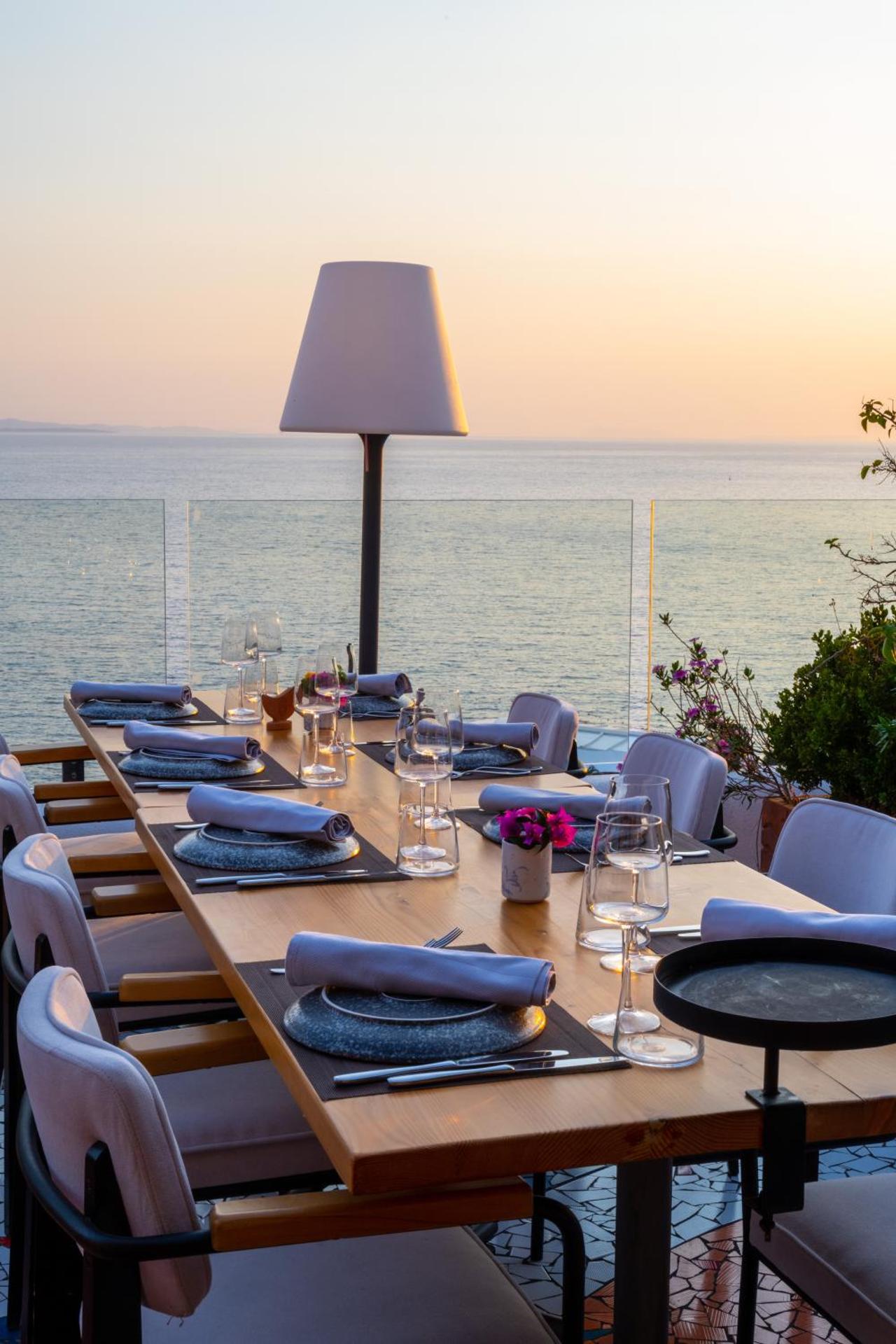 Bougainville Bay Apartments - Photo 121