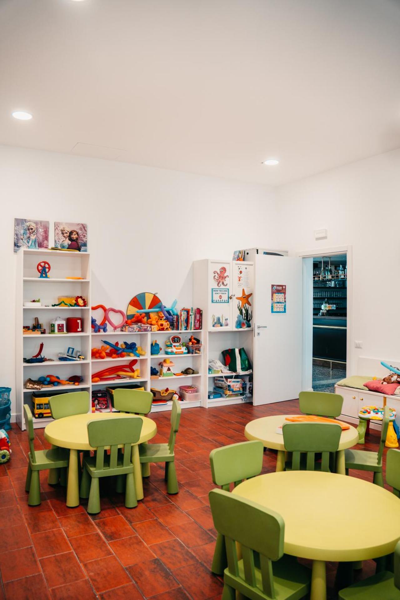 Hotel Marina - Photo 96