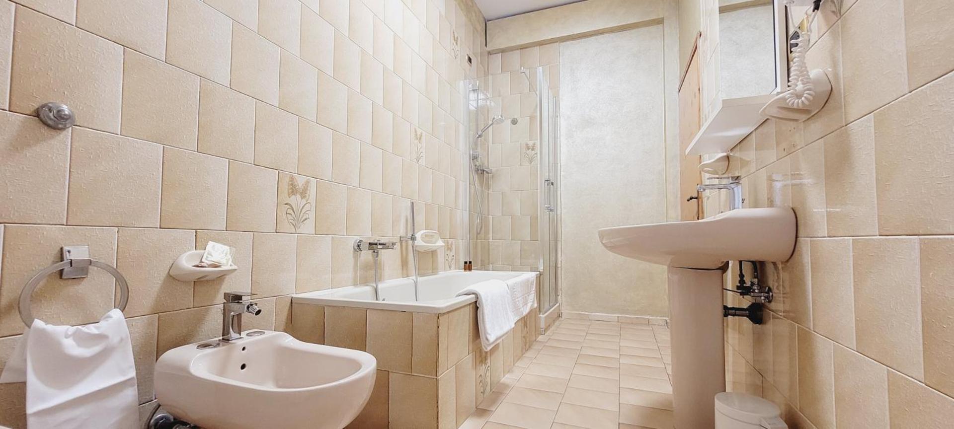 HOTEL PARADISO - Photo 30
