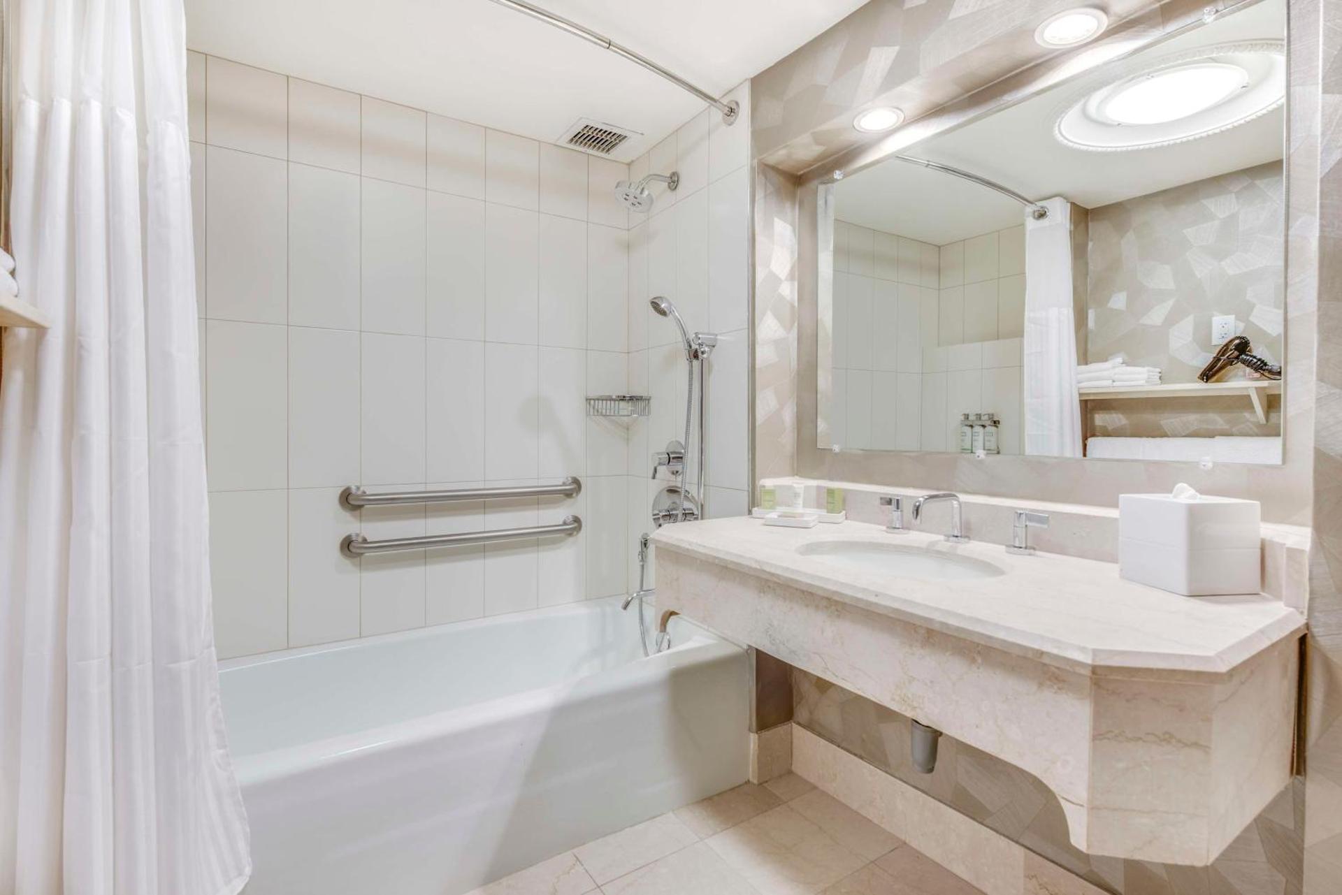 Hilton Washington DC Capitol Hill - Photo 36