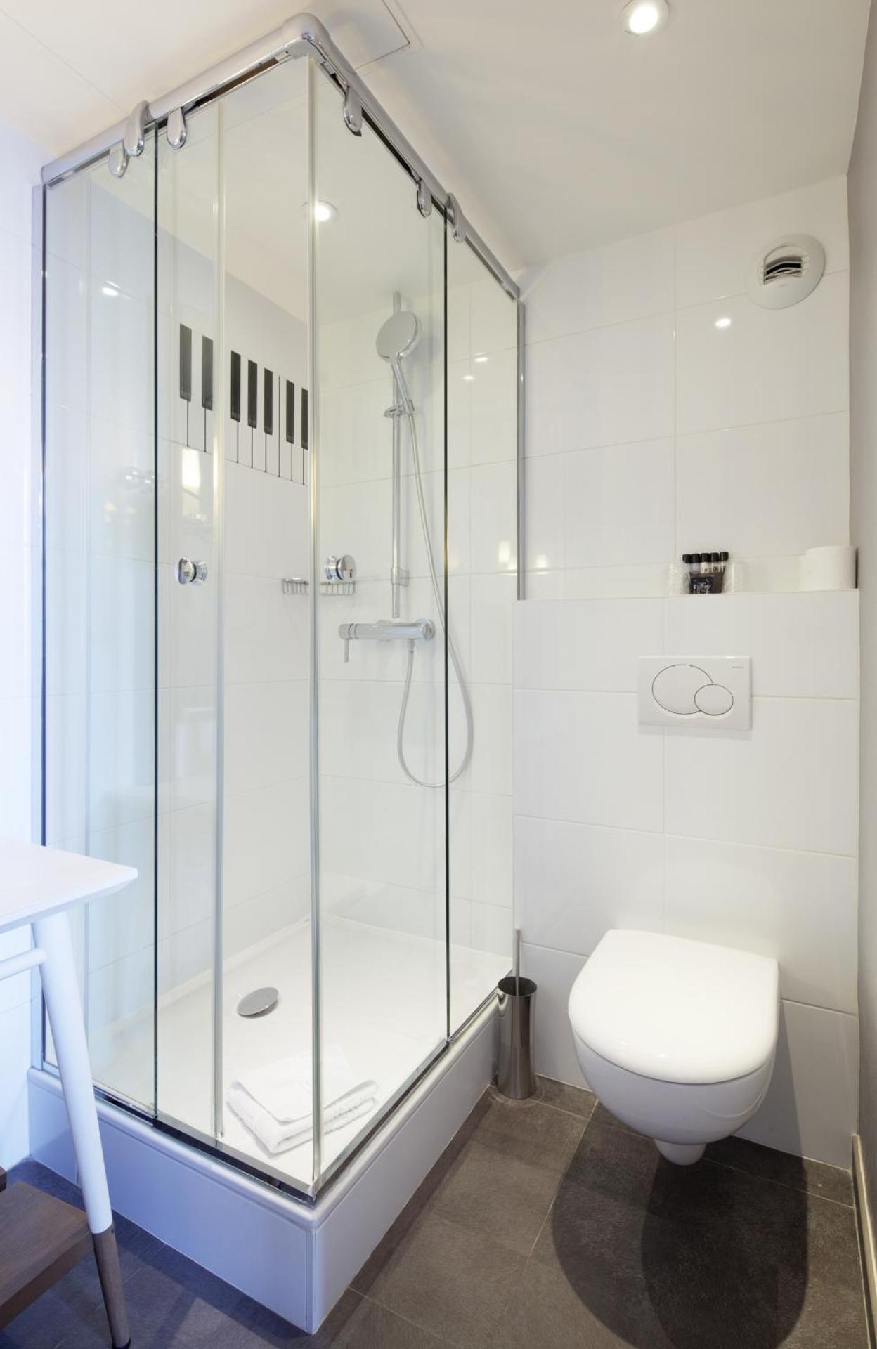 Two Connecting Double Rooms