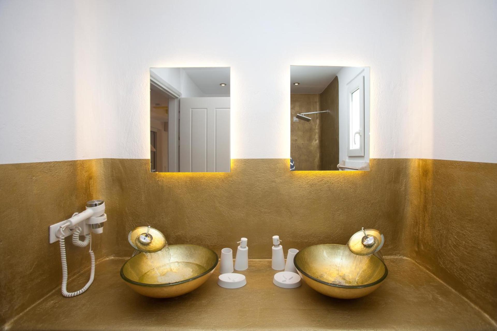 Golden Sun Hotel - Photo 16