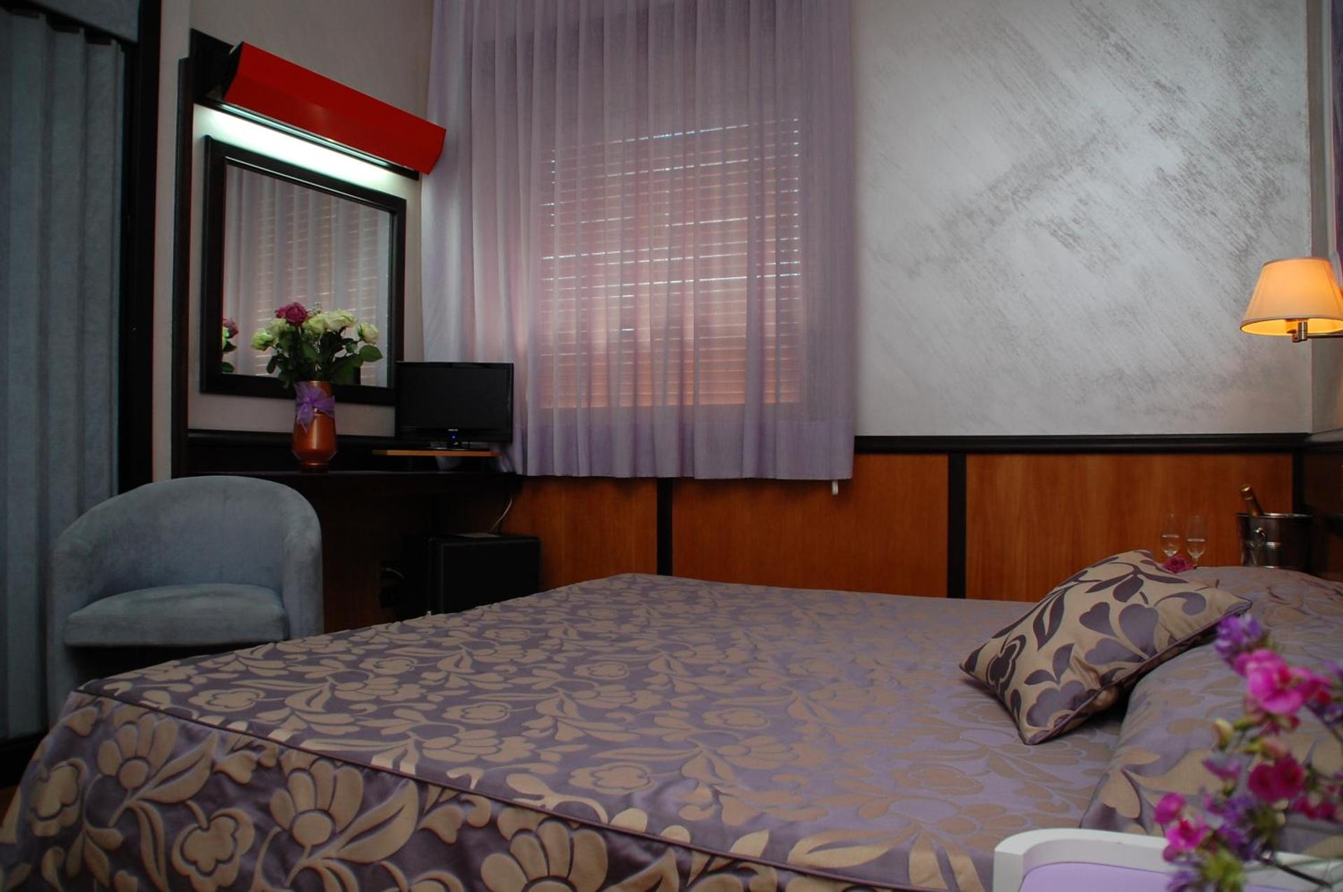 Benny Hotel - Photo 22