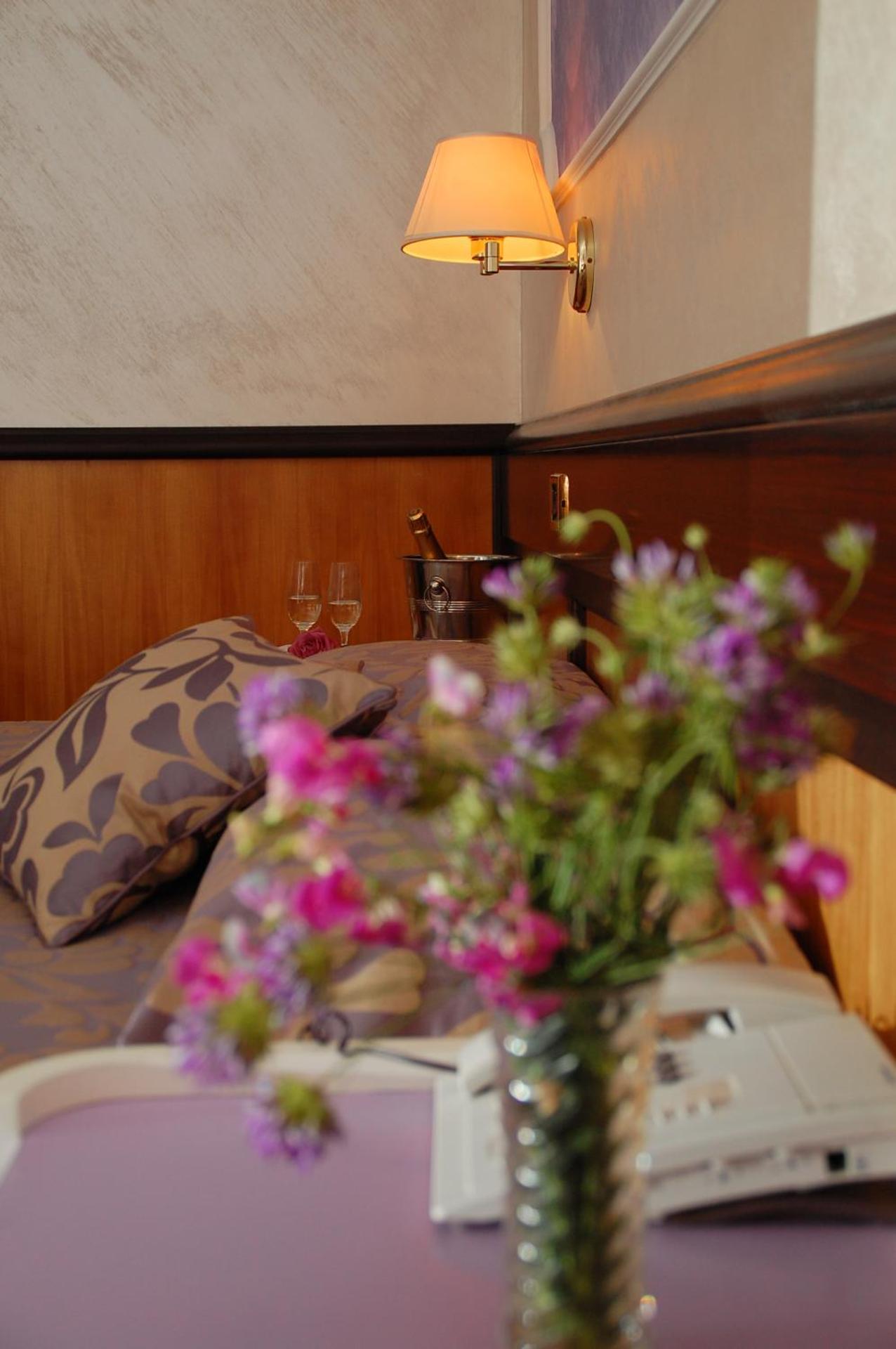 Benny Hotel - Photo 2