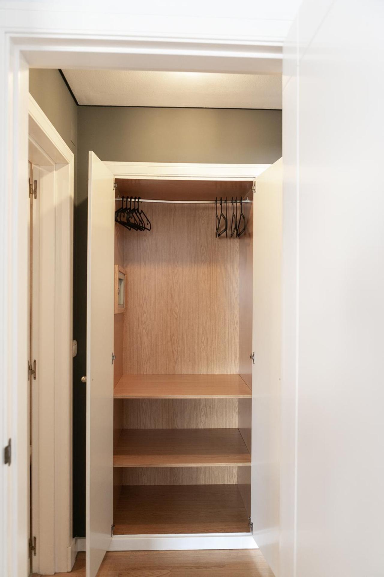 Lisbon Relax Pool Apartment - Free Parking Garage - Photo 17