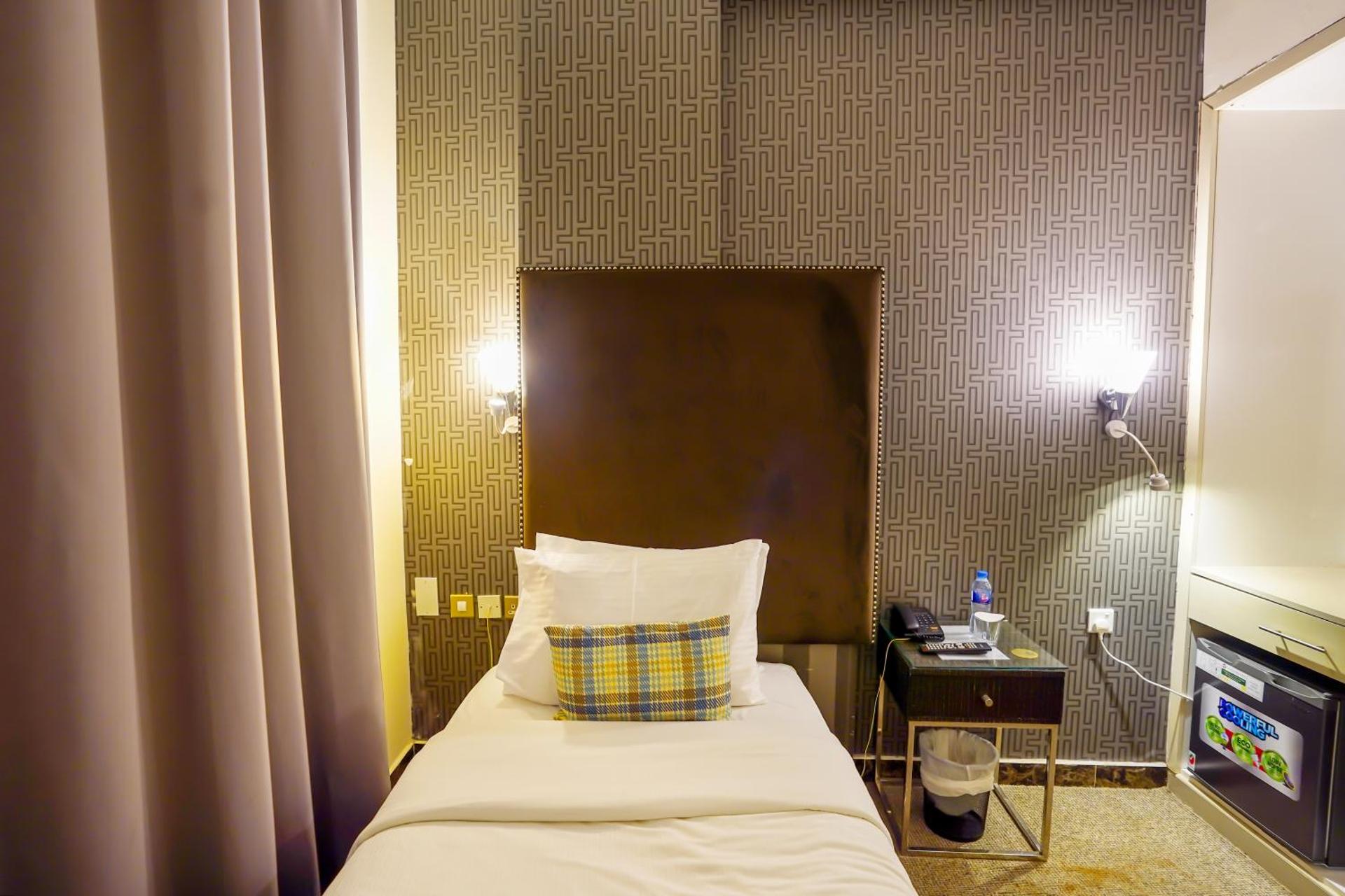 Cube Hotel Dubai - Photo 20