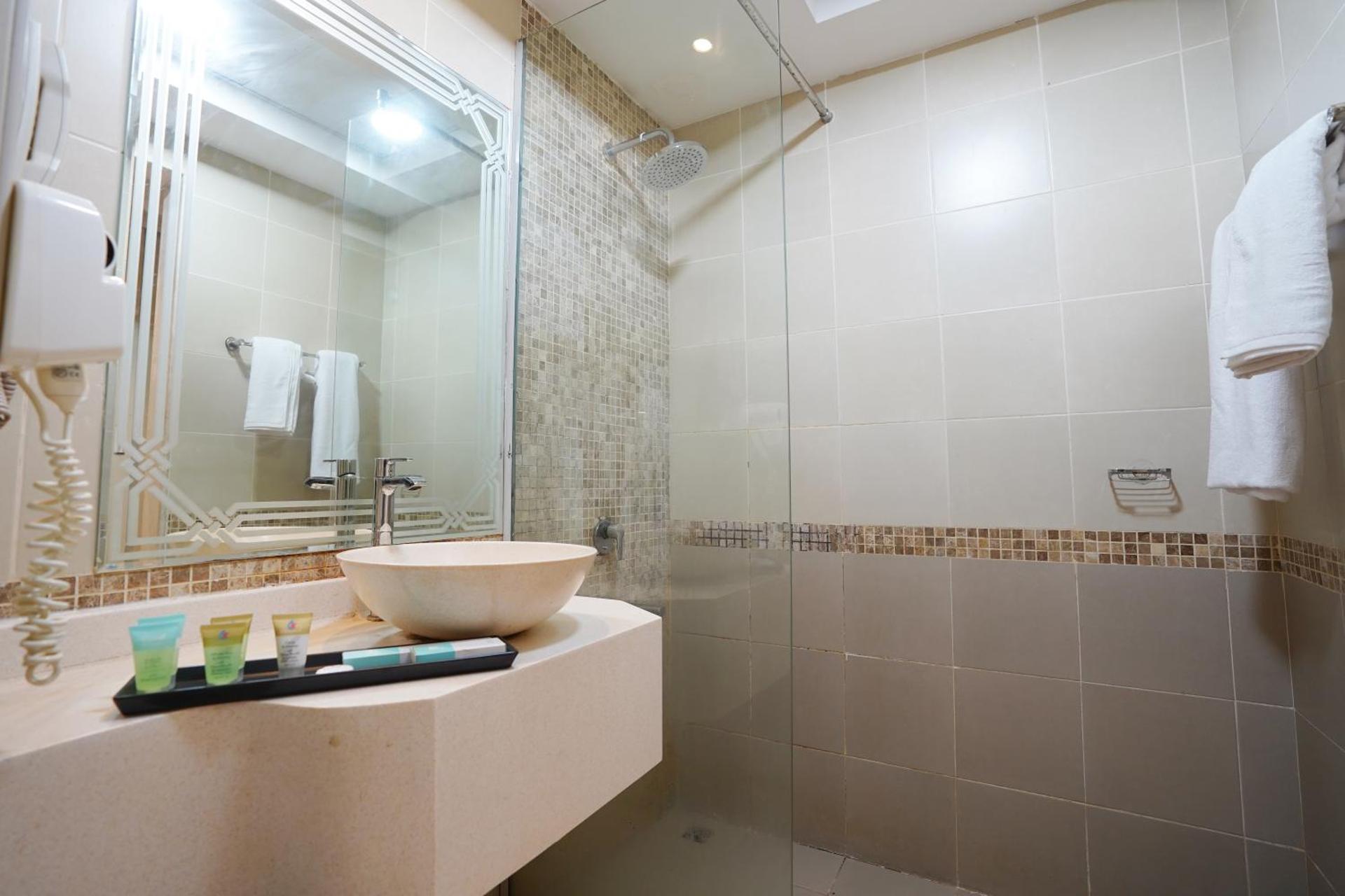 Cube Hotel Dubai - Photo 12