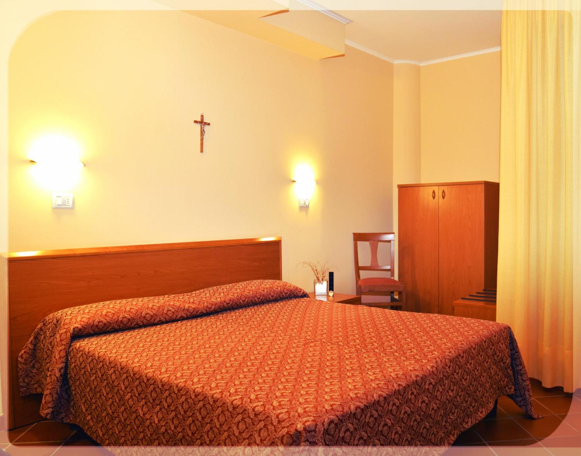 La Solaria Hotel - Photo 41