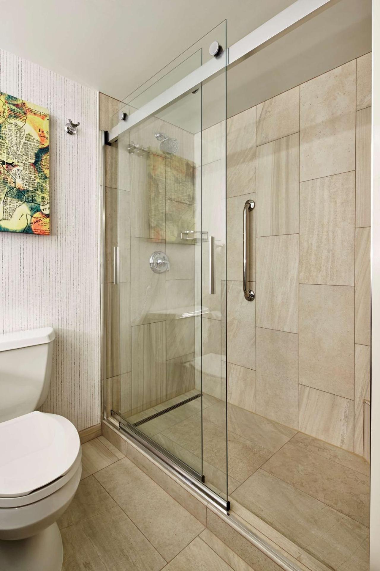 Embassy Suites by Hilton Washington DC Chevy Chase Pavilion - Photo 33