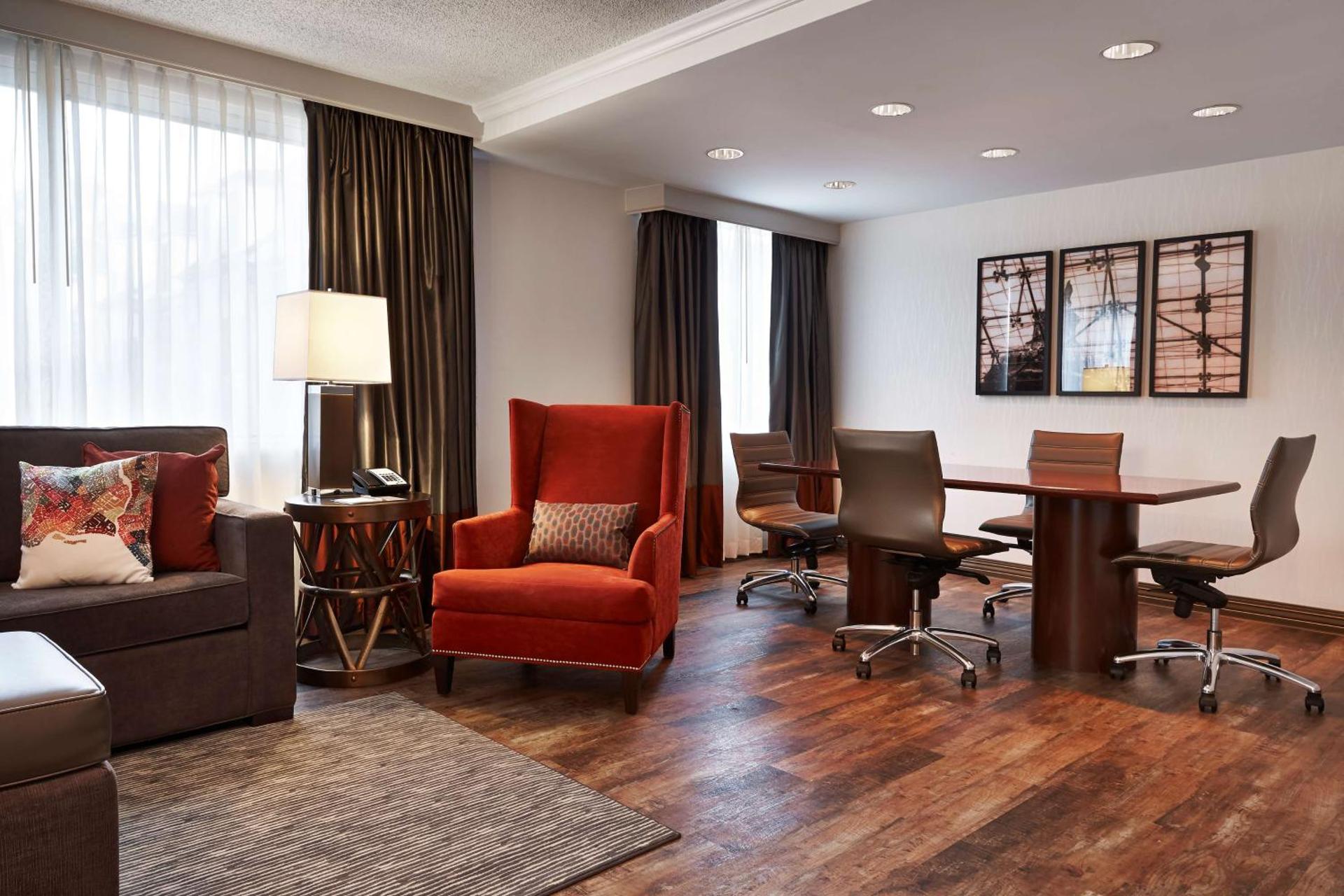 Embassy Suites by Hilton Washington DC Chevy Chase Pavilion - Photo 28