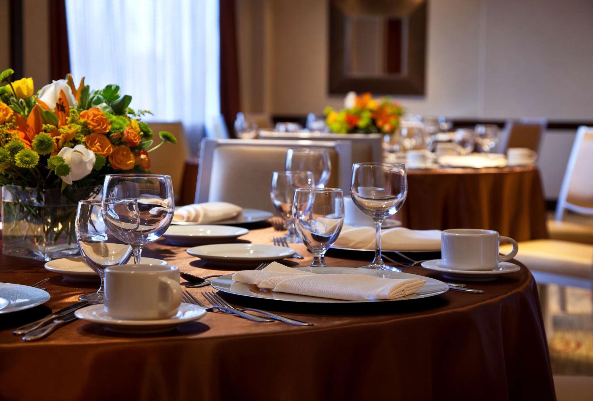 Embassy Suites by Hilton Washington DC Chevy Chase Pavilion - Photo 10