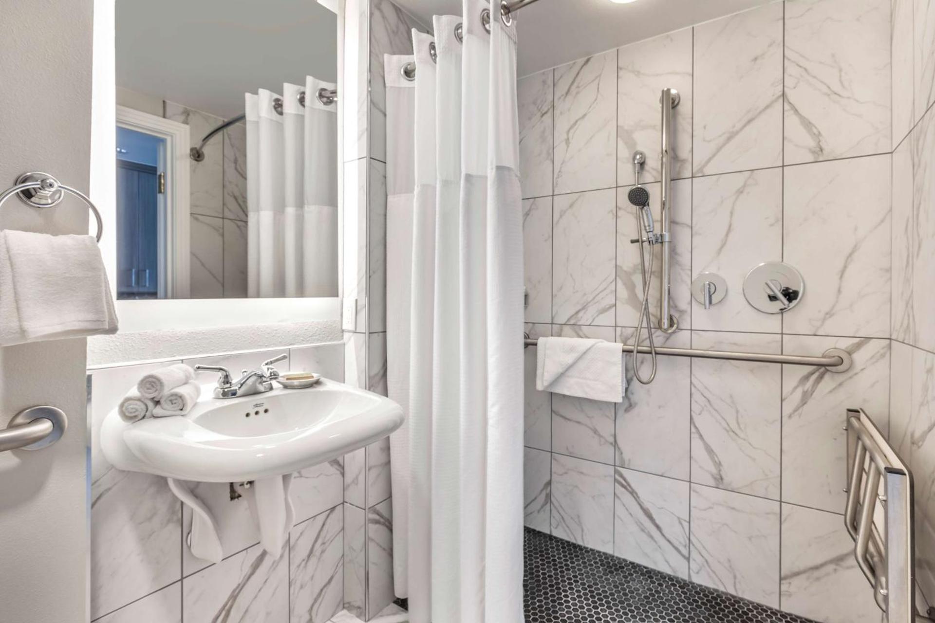 Hilton Grand Vacations Club on the Las Vegas Strip - Photo 48