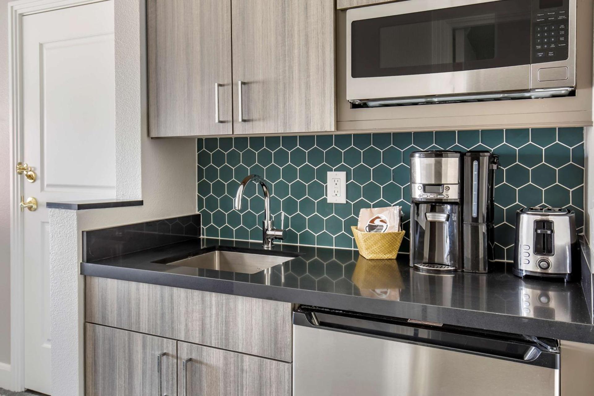 Hilton Grand Vacations Club on the Las Vegas Strip - Photo 9