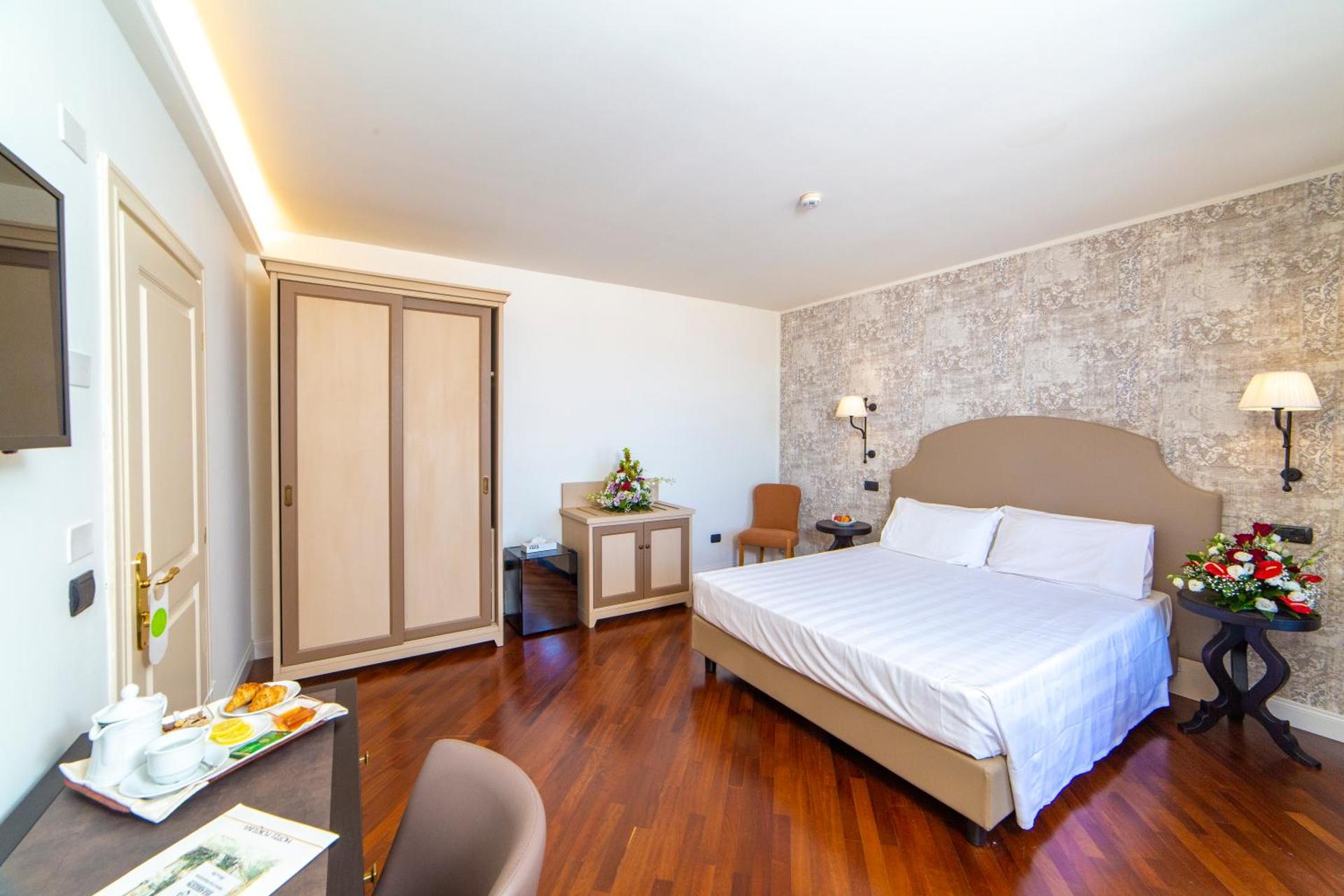 Hotel Fortuna - Photo 41