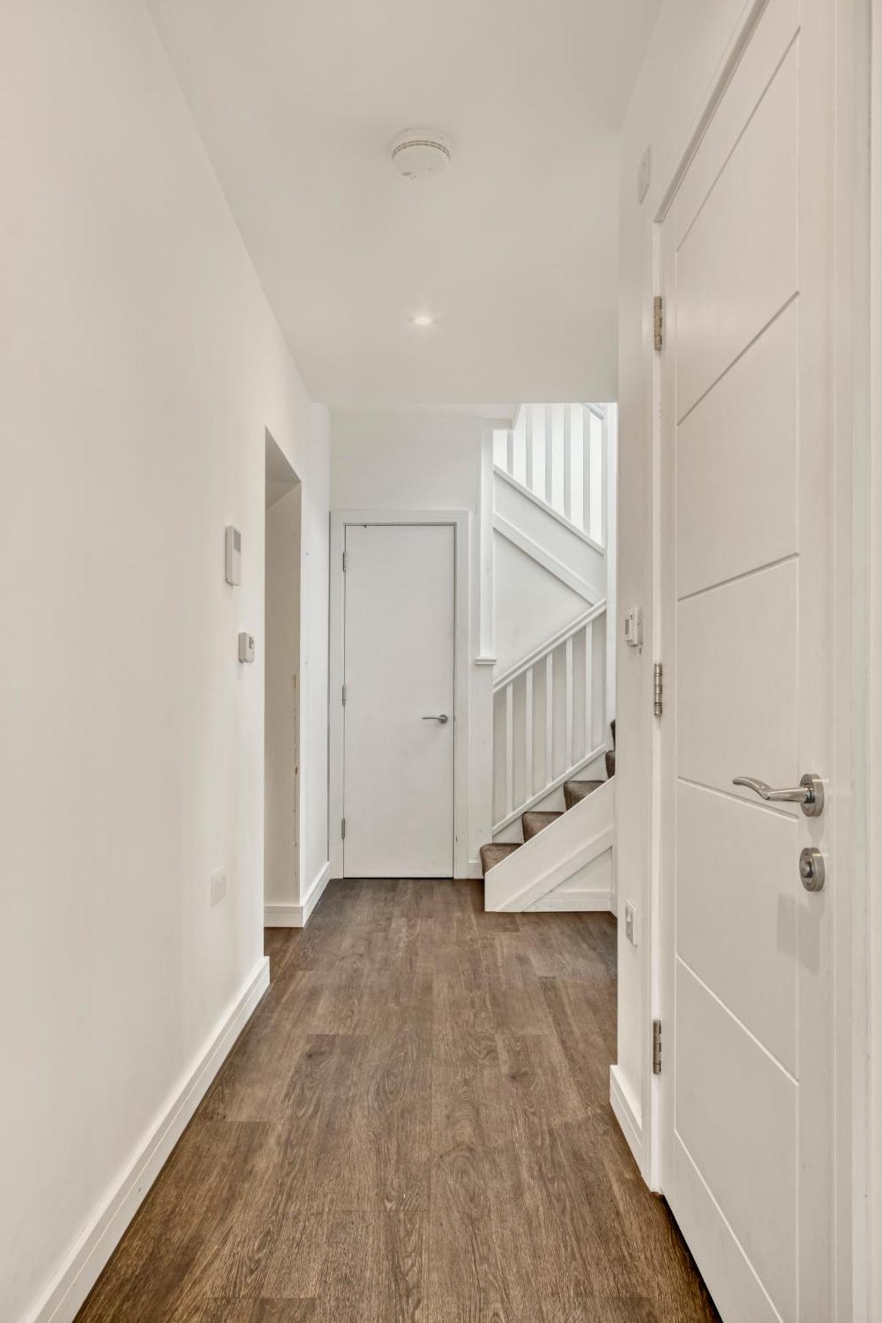 Modern Penthouse in Wembley - Photo 5