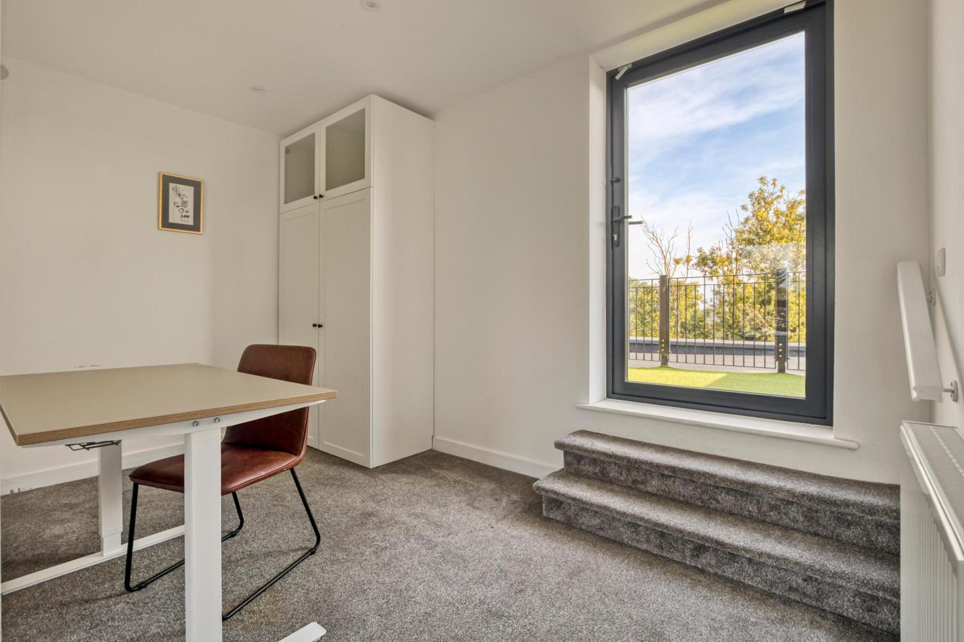 Modern Penthouse in Wembley - Photo 14