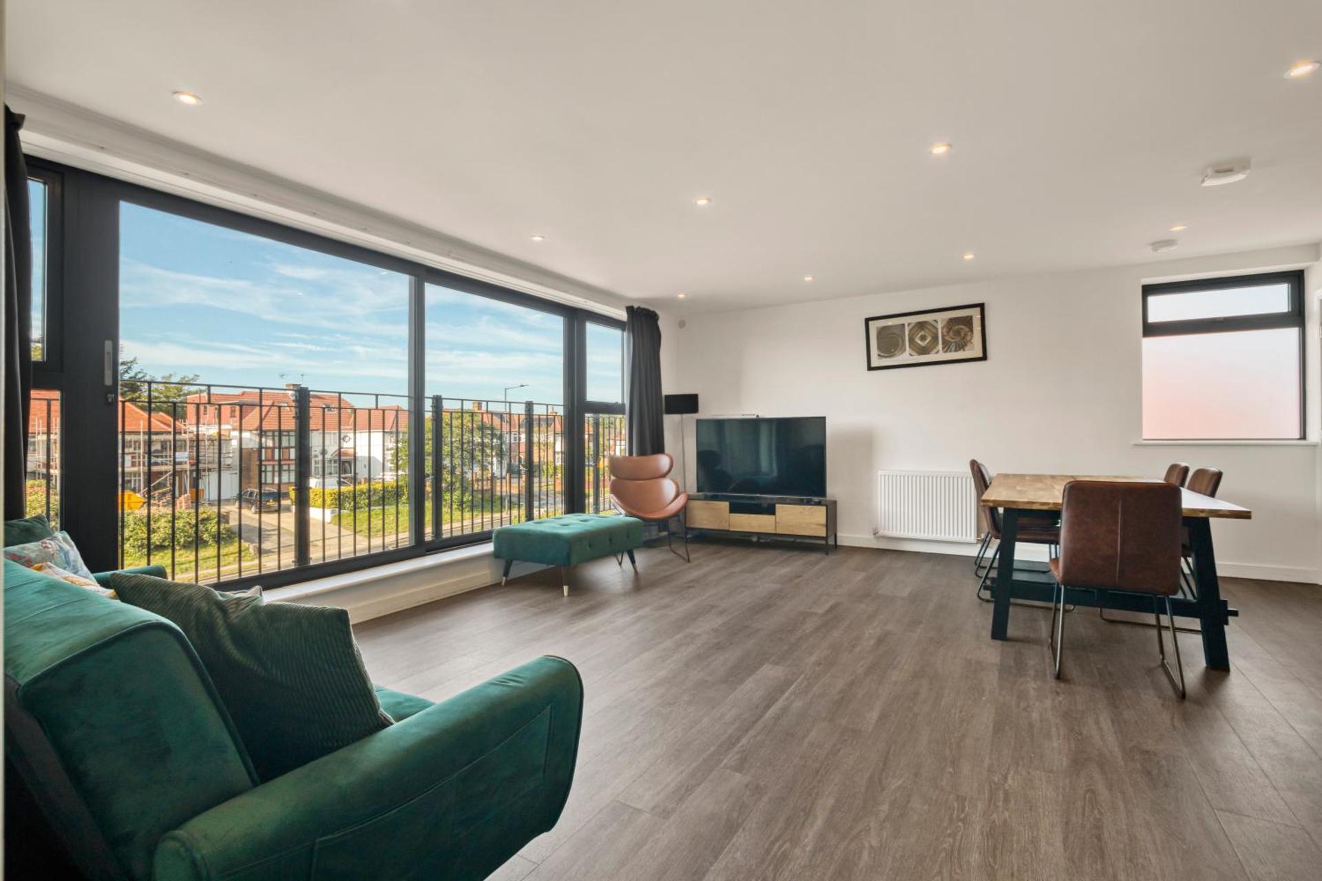 Modern Penthouse in Wembley - Photo 26