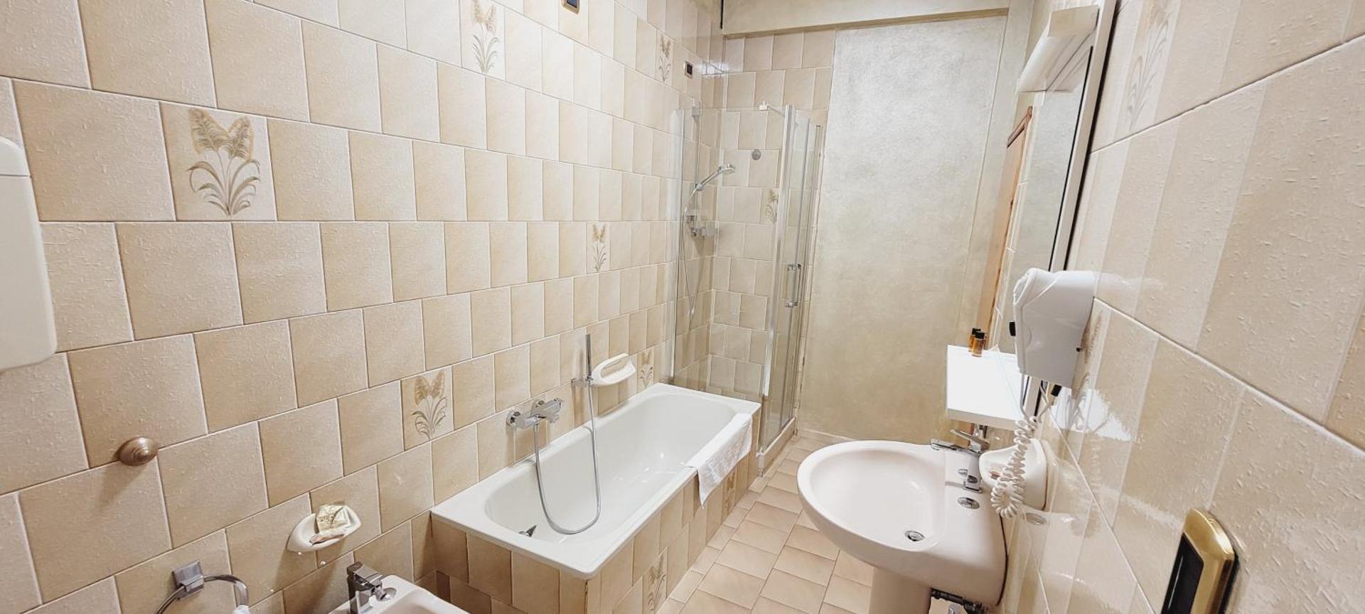 HOTEL PARADISO - Photo 31