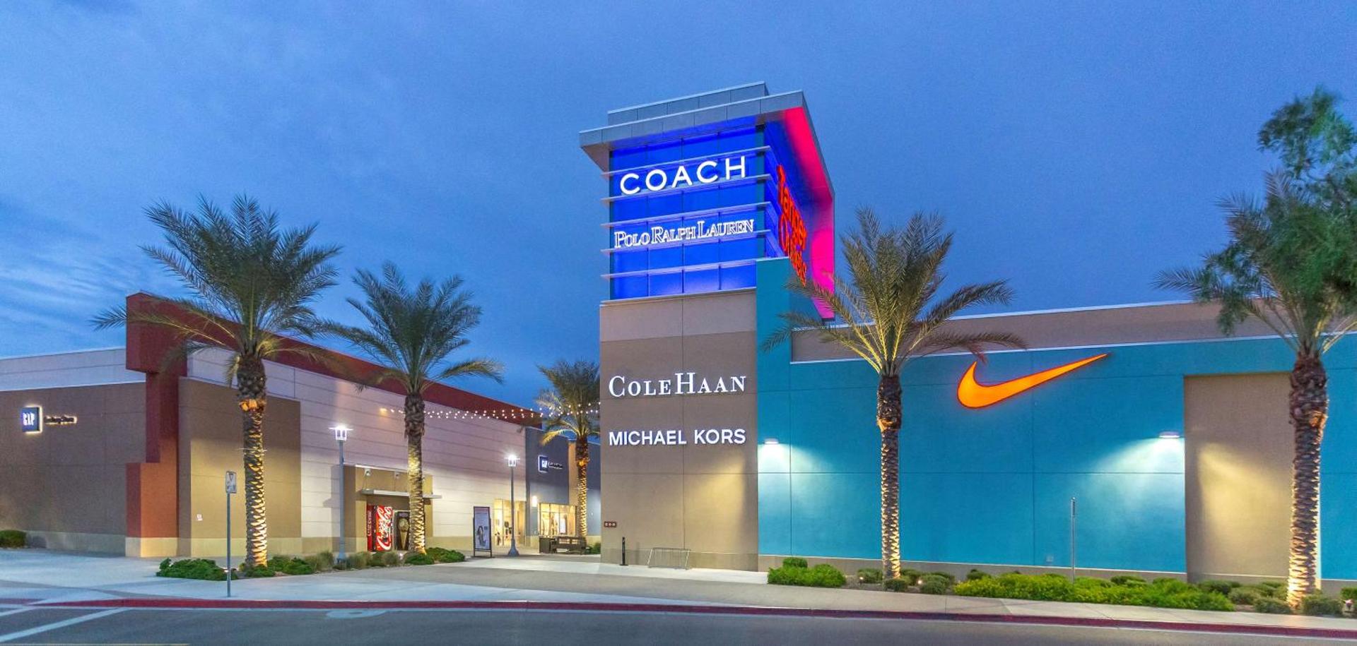 Hampton Inn & Suites Phoenix Glendale-Westgate - Photo 4