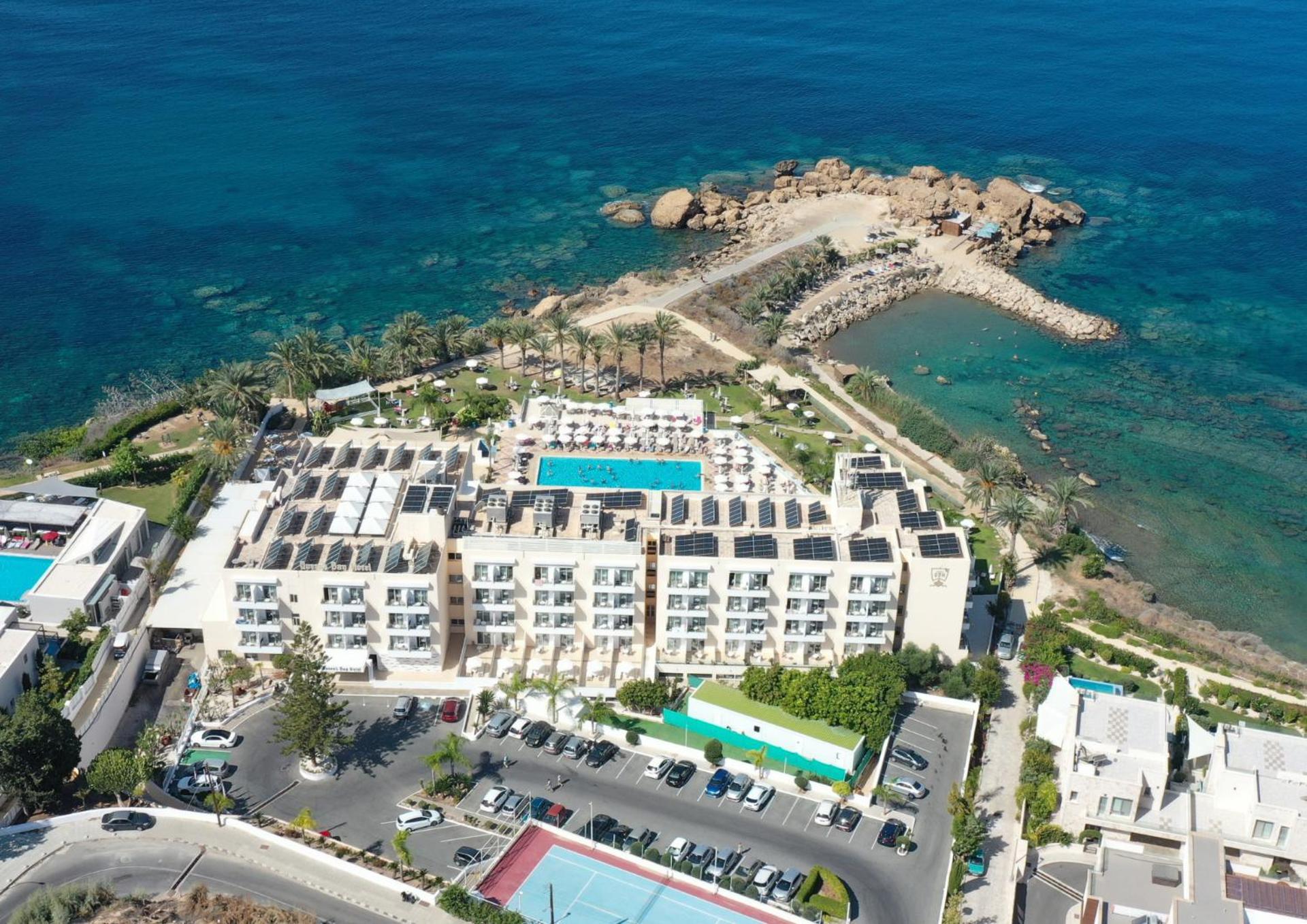 Queens Bay Hotel - Photo 33