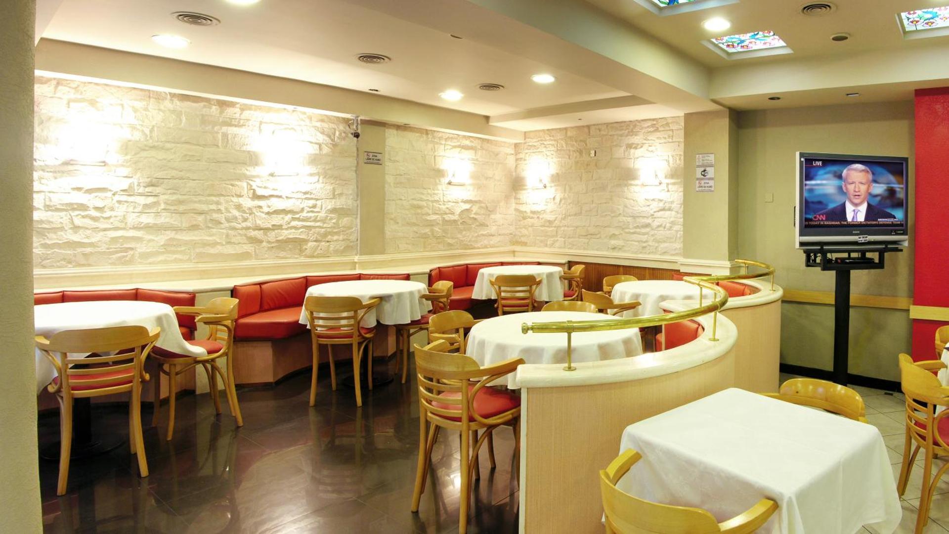 Sarmiento Palace Hotel - Photo 21