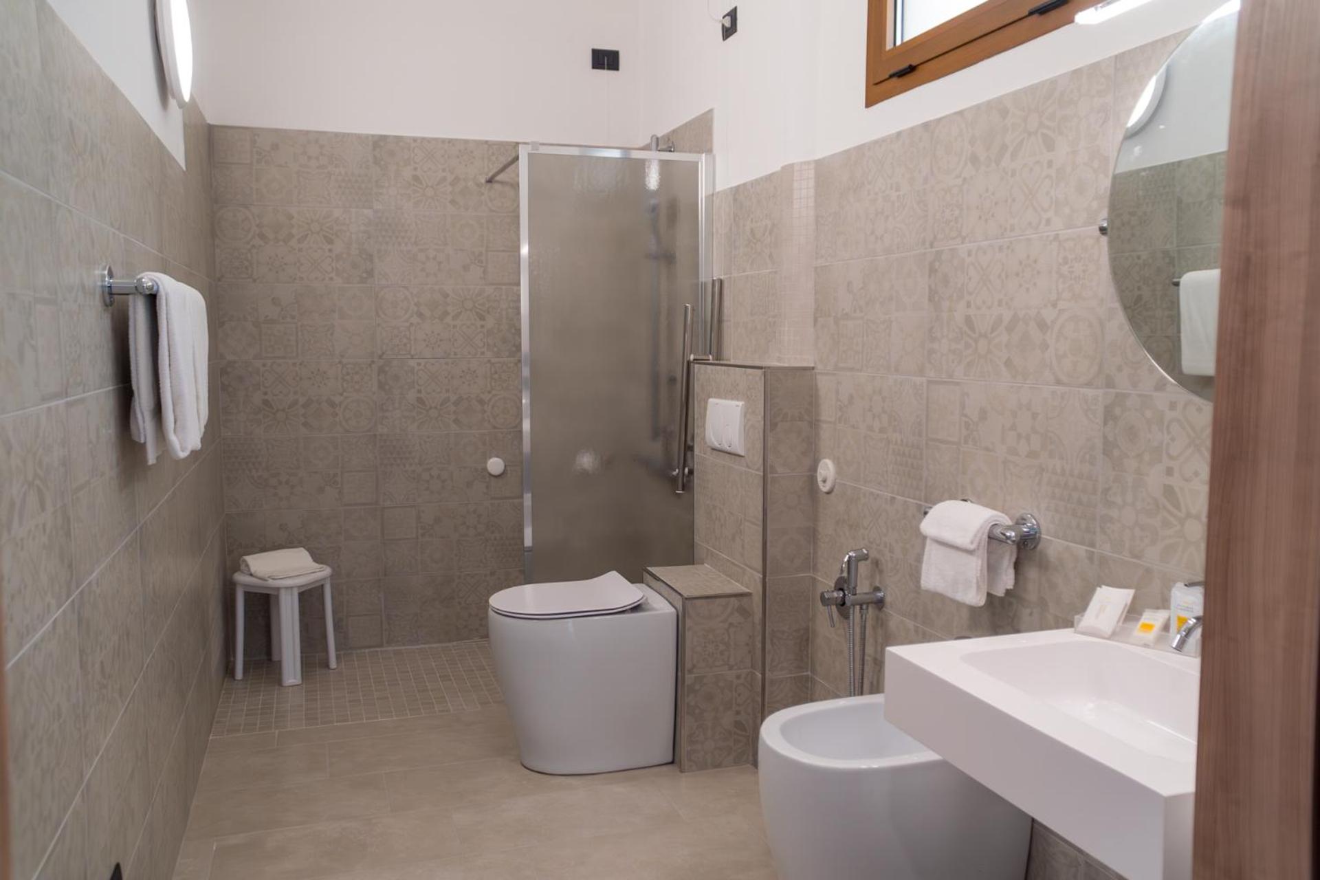 Hotel Oasis - Photo 31