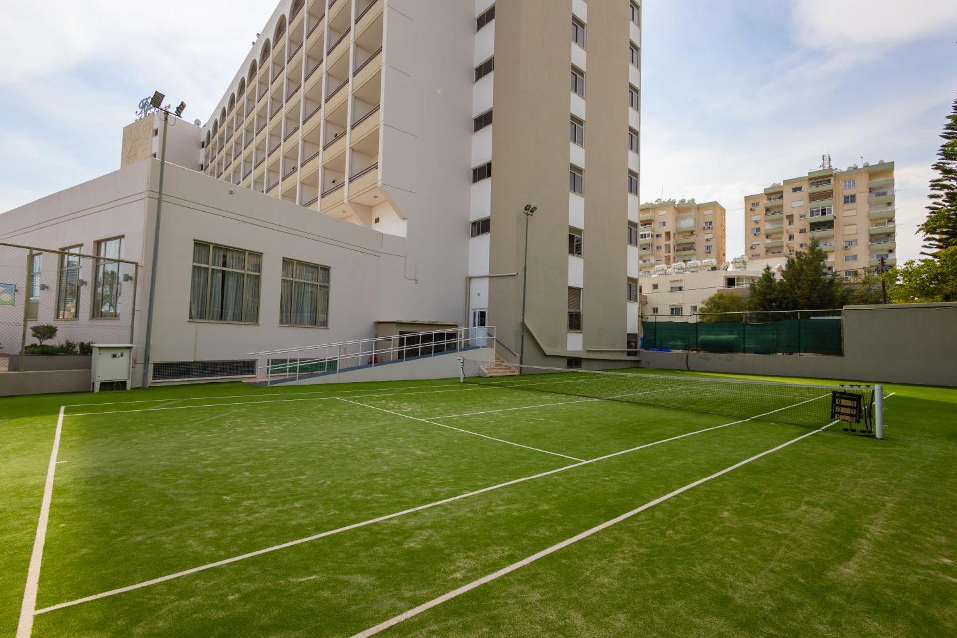 Ajax Hotel - Photo 114