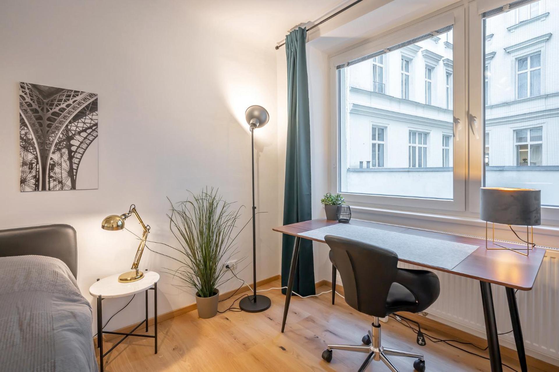 Modern City Center Apartment - Photo 21