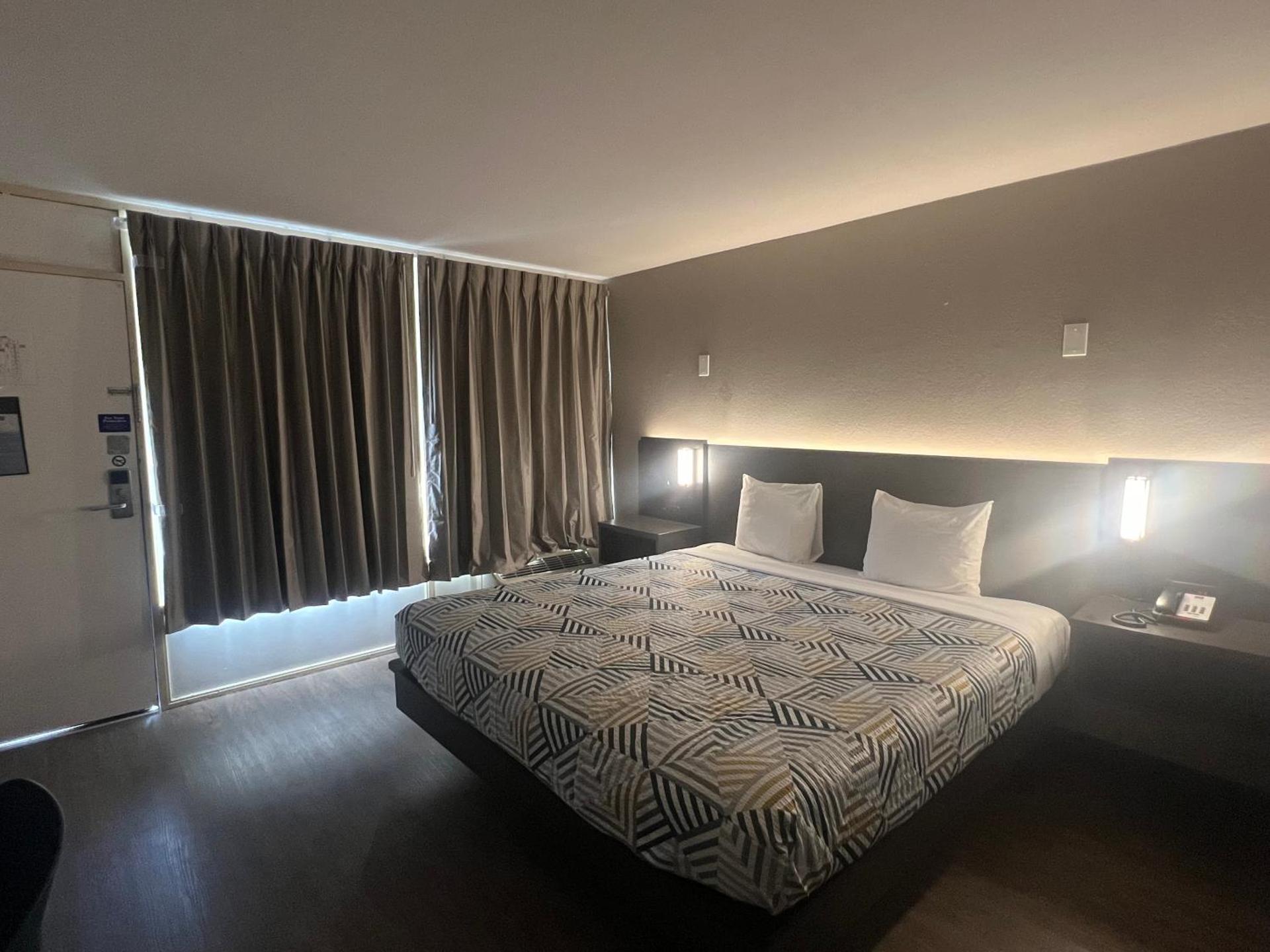 Motel 6 Glendale Phoenix - Photo 44