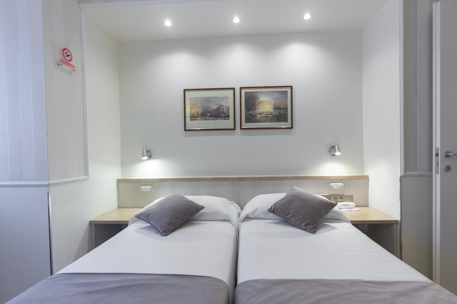 Hotel Flora - Photo 55