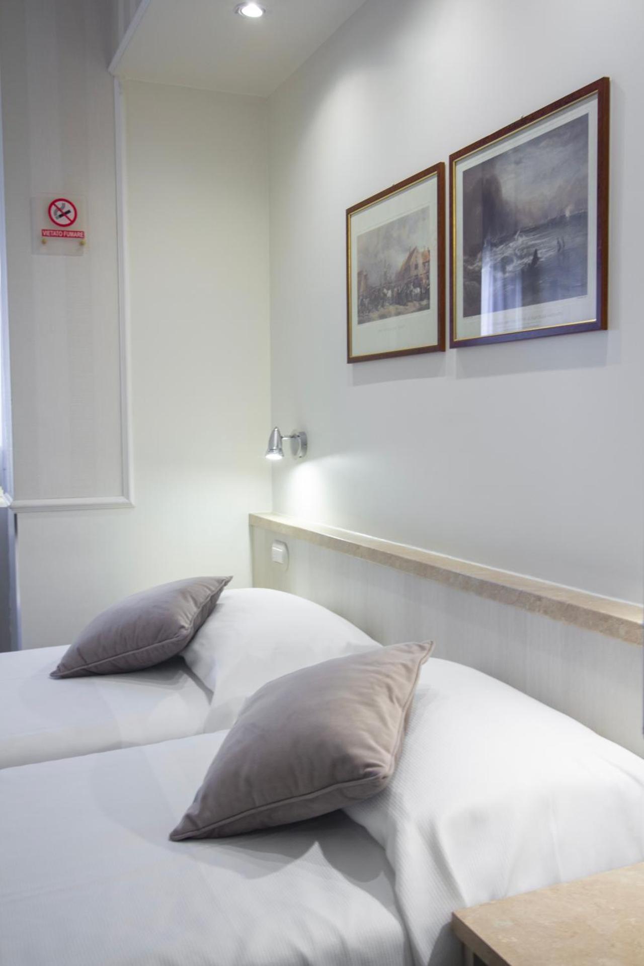 Hotel Flora - Photo 54