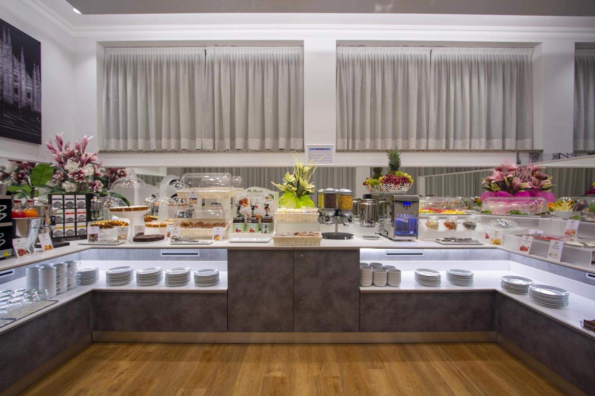 Hotel Flora - Photo 101