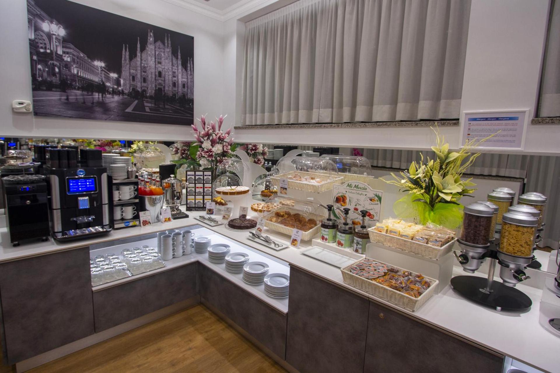 Hotel Flora - Photo 102