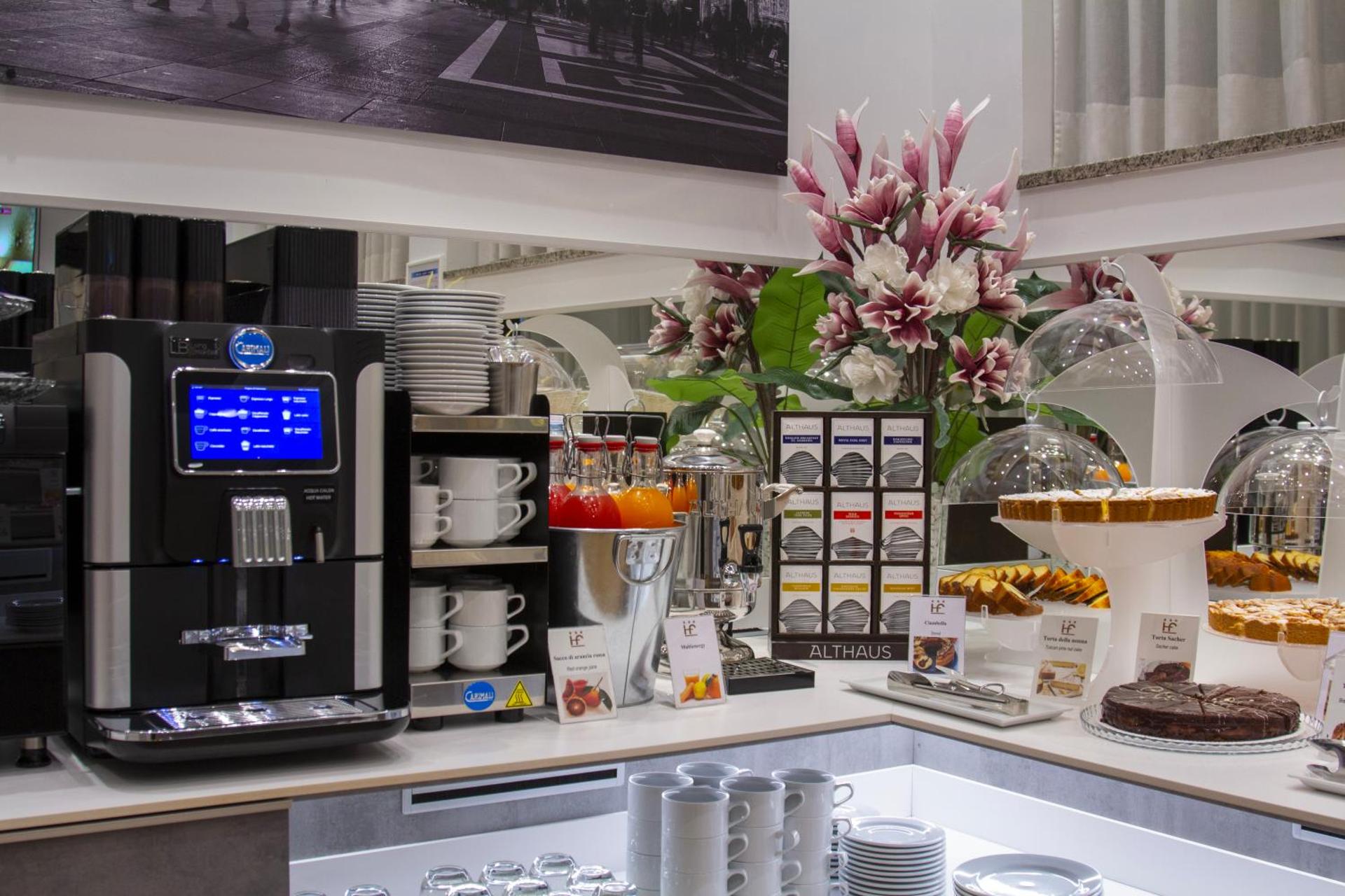 Hotel Flora - Photo 96