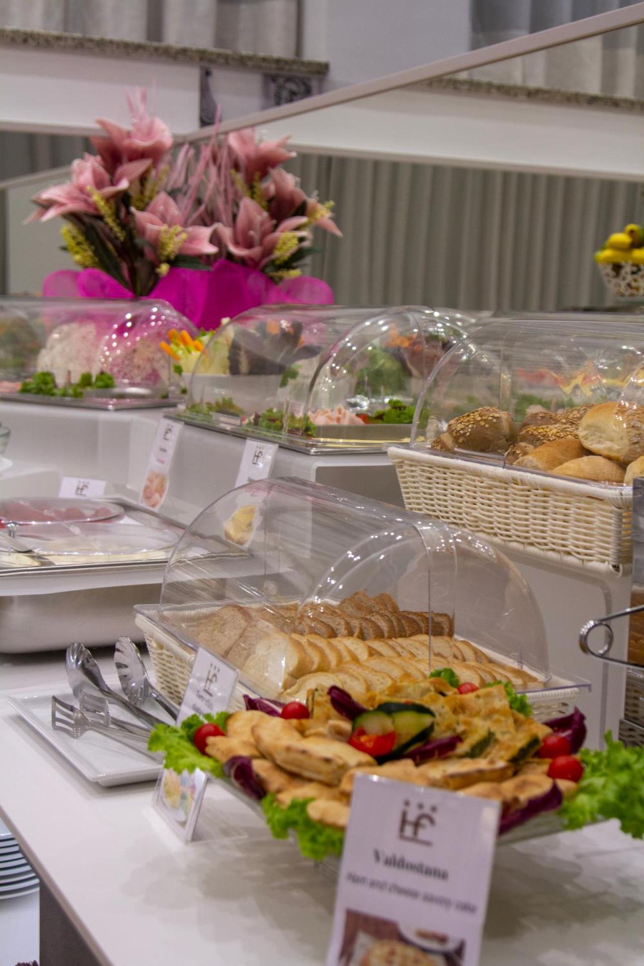 Hotel Flora - Photo 99