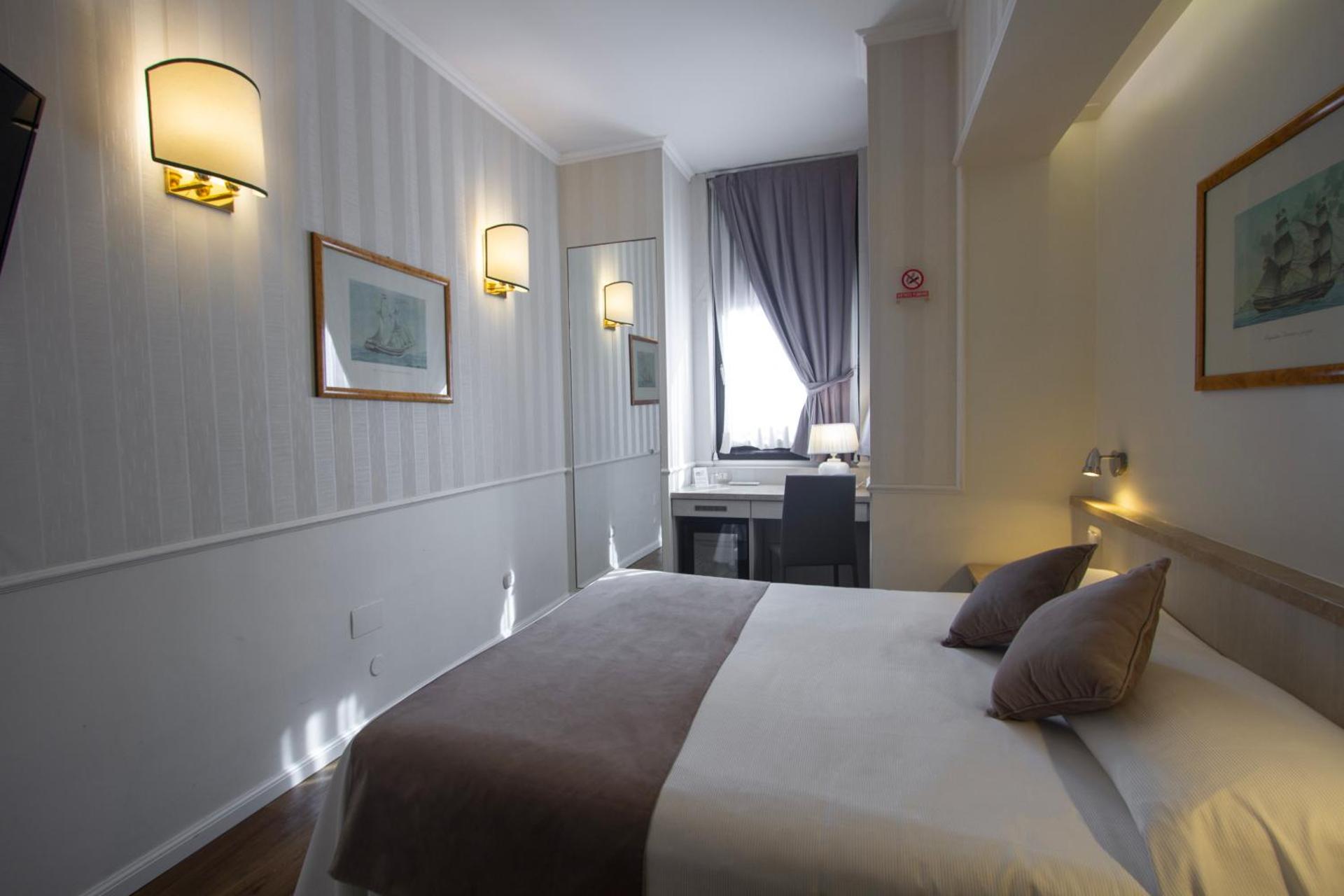 Hotel Flora - Photo 37