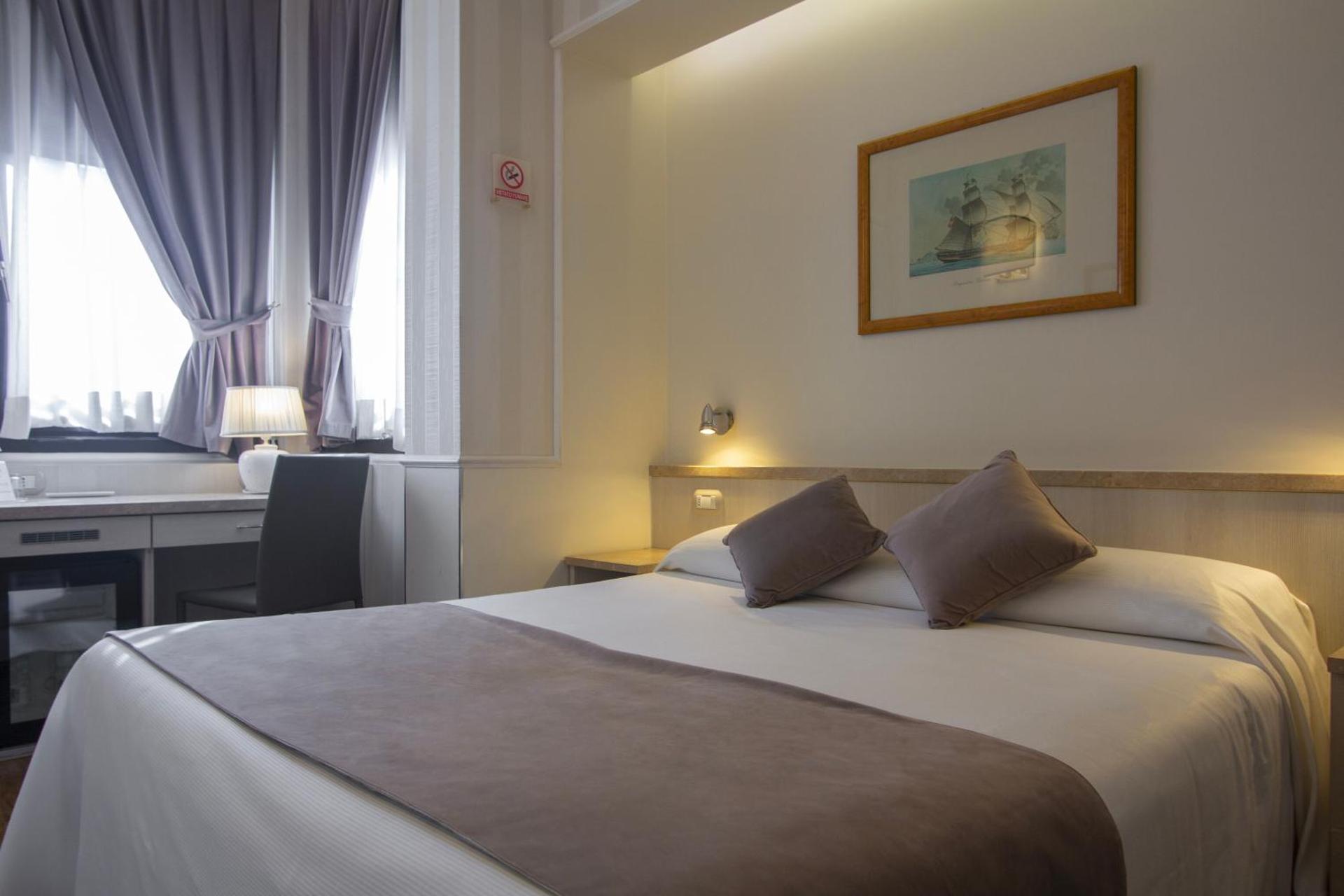 Hotel Flora - Photo 38