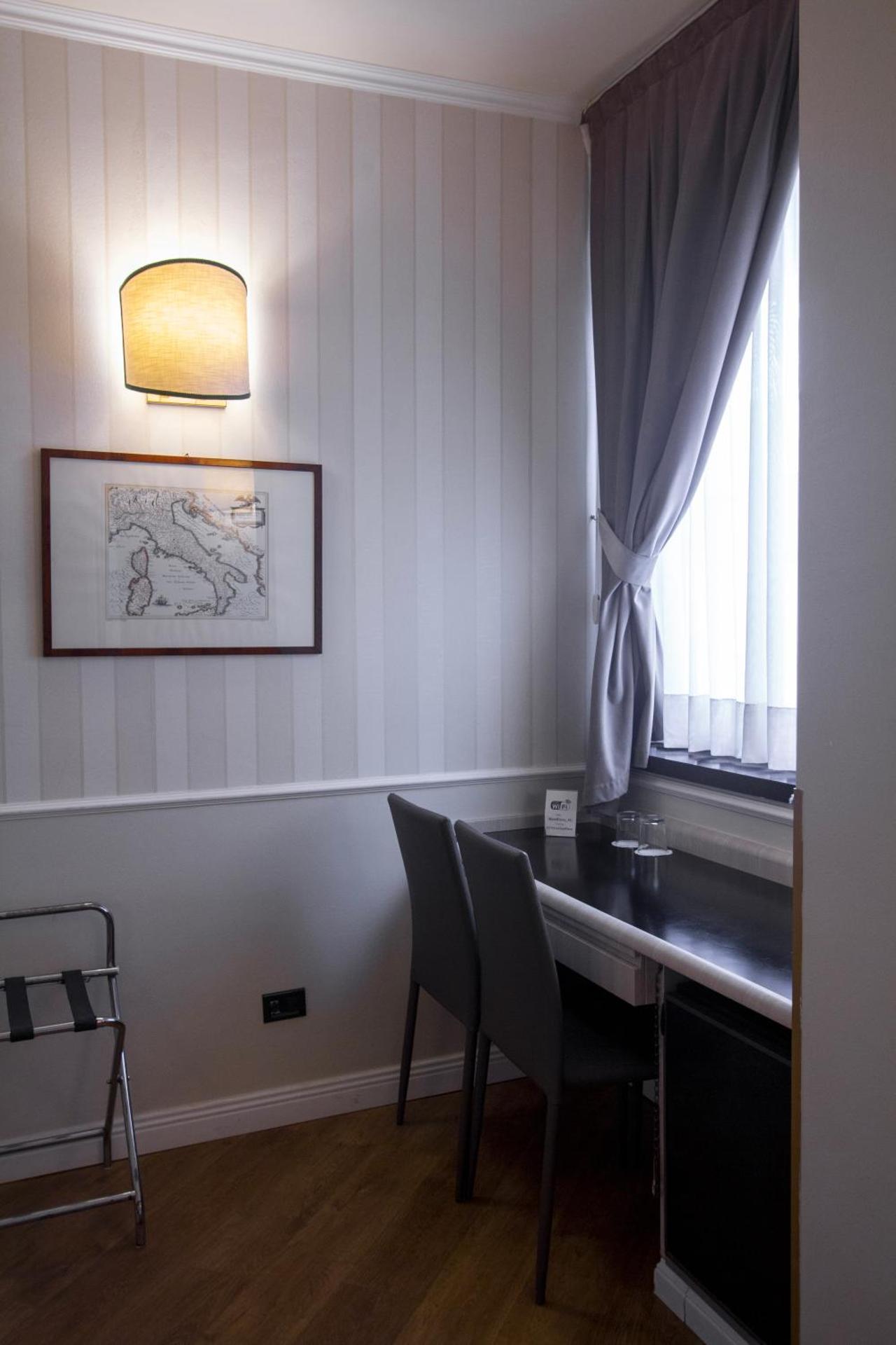 Hotel Flora - Photo 47