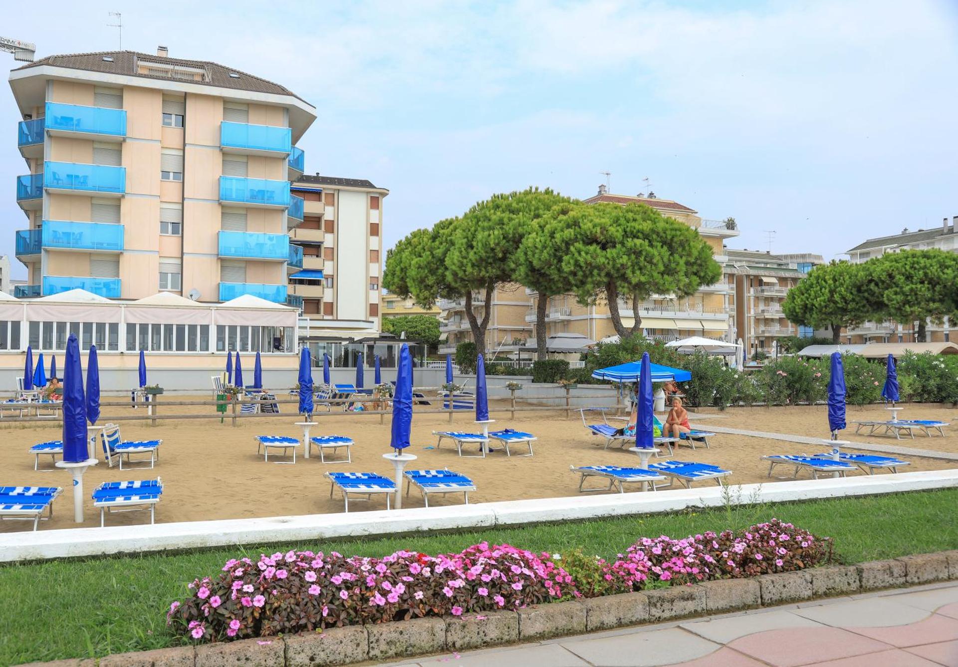 Hotel La Bussola - Photo 30