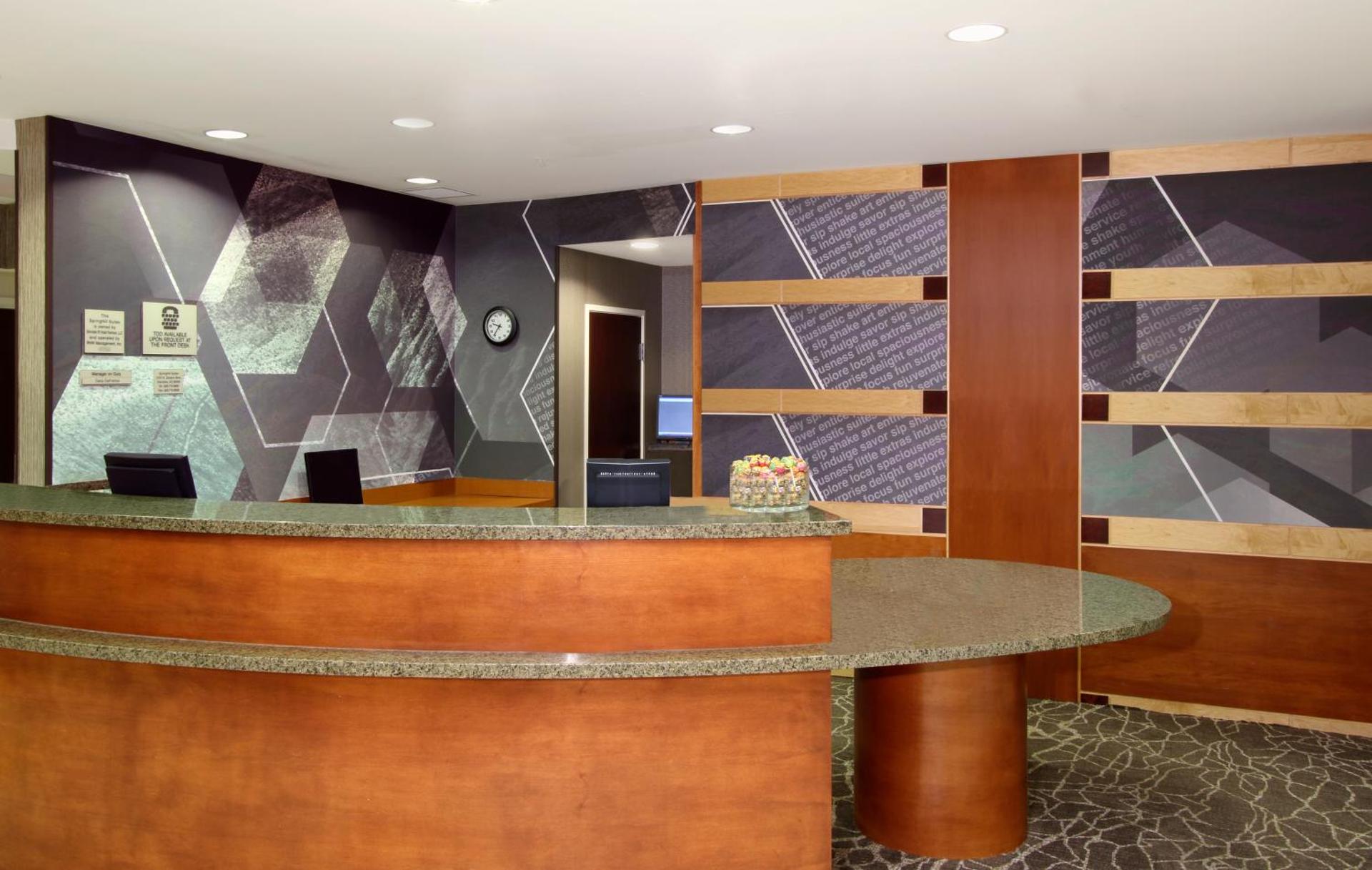 SpringHill Suites Phoenix Glendale Sports & Entertainment District - Photo 10