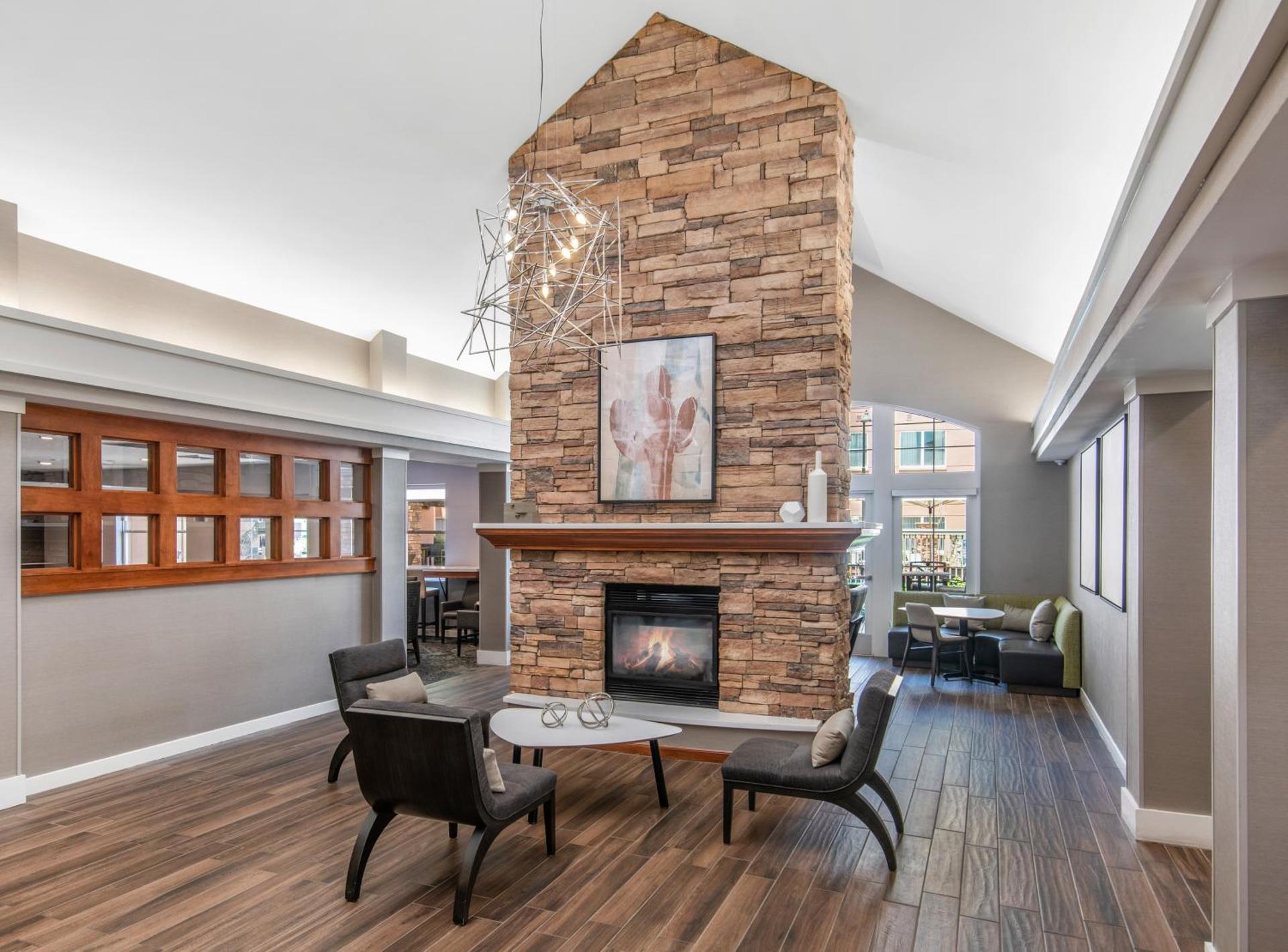 Residence Inn Phoenix Glendale Sports & Entertainment District - Photo 15