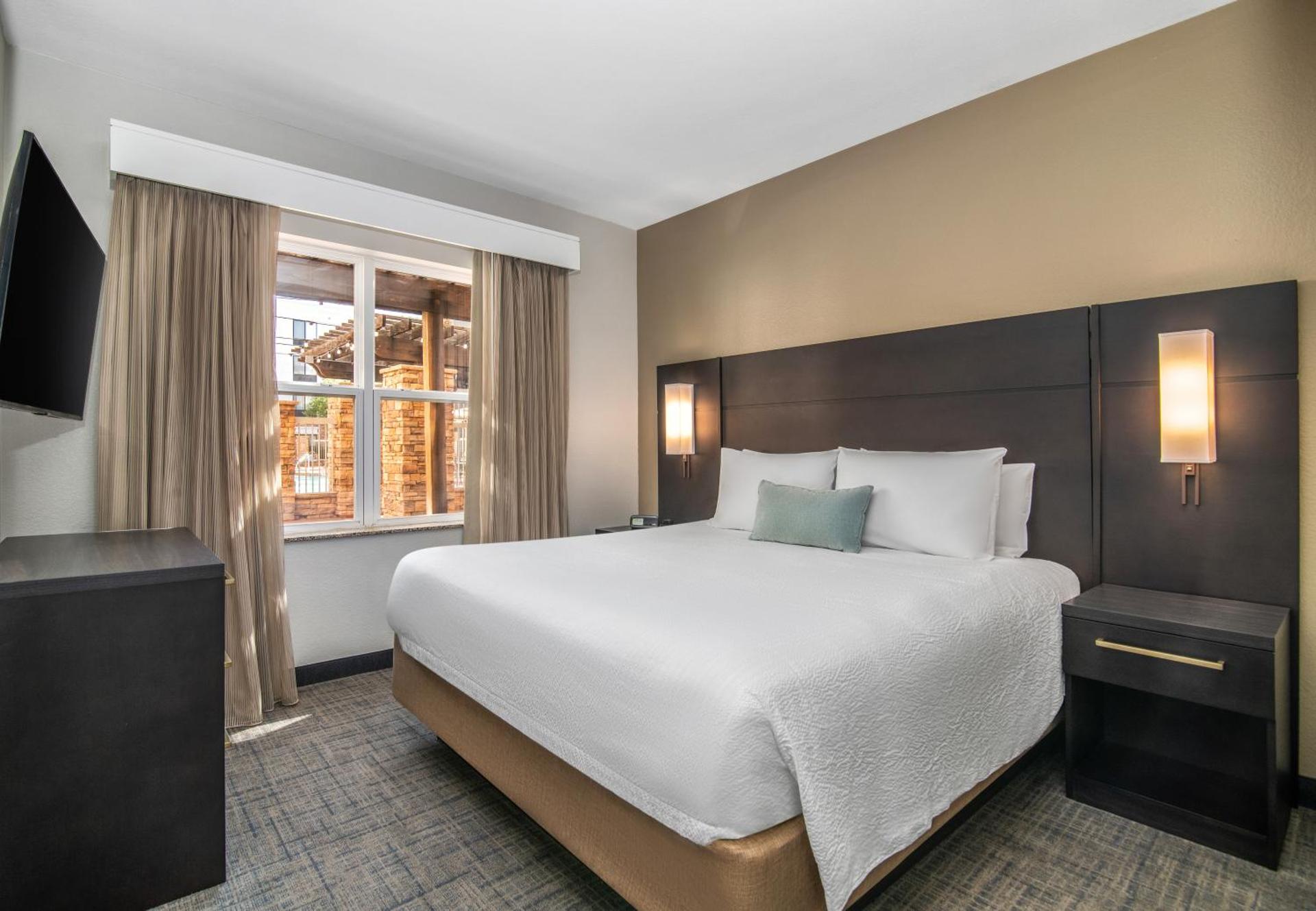 Residence Inn Phoenix Glendale Sports & Entertainment District - Photo 43