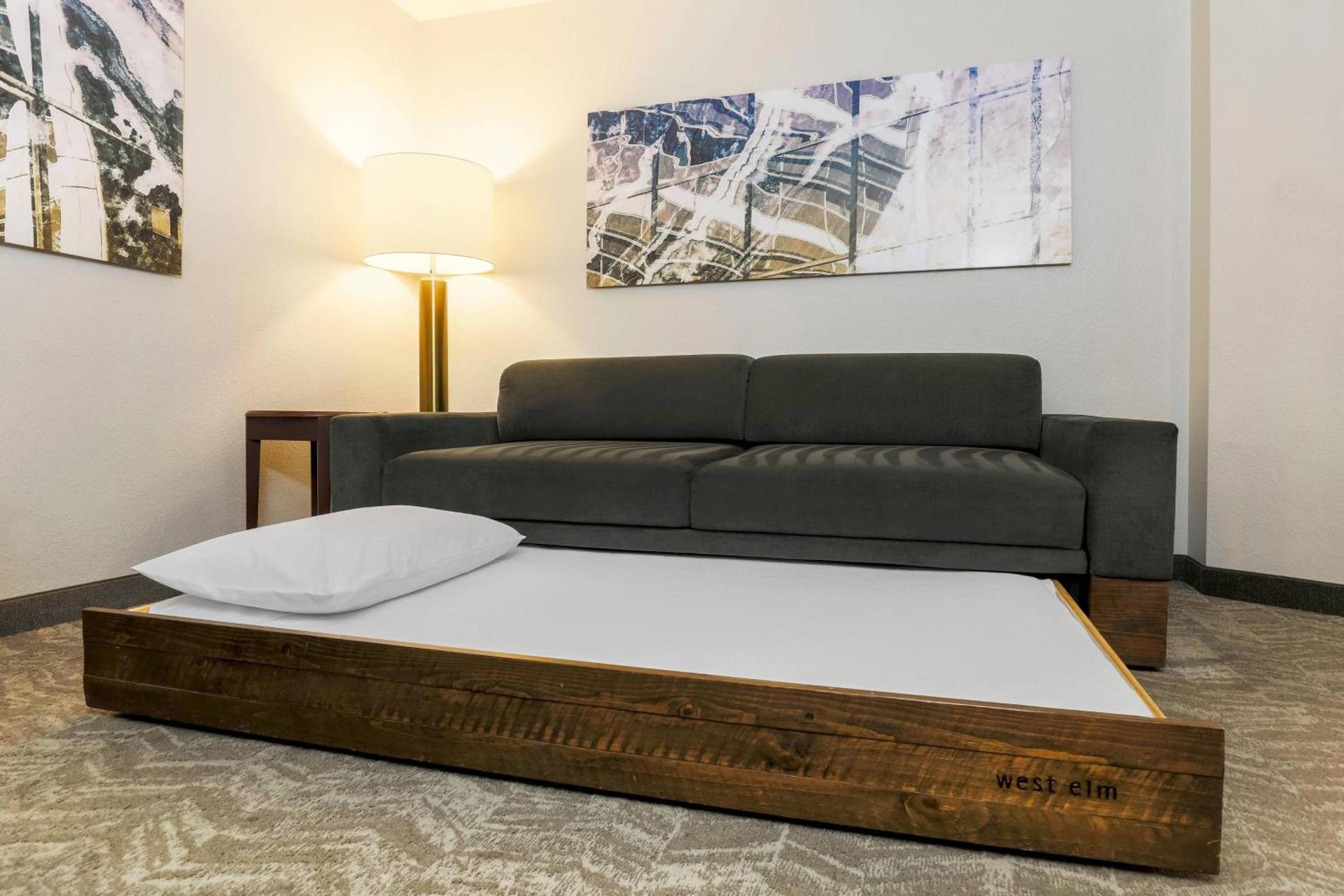 SpringHill Suites Phoenix Glendale Sports & Entertainment District - Photo 39