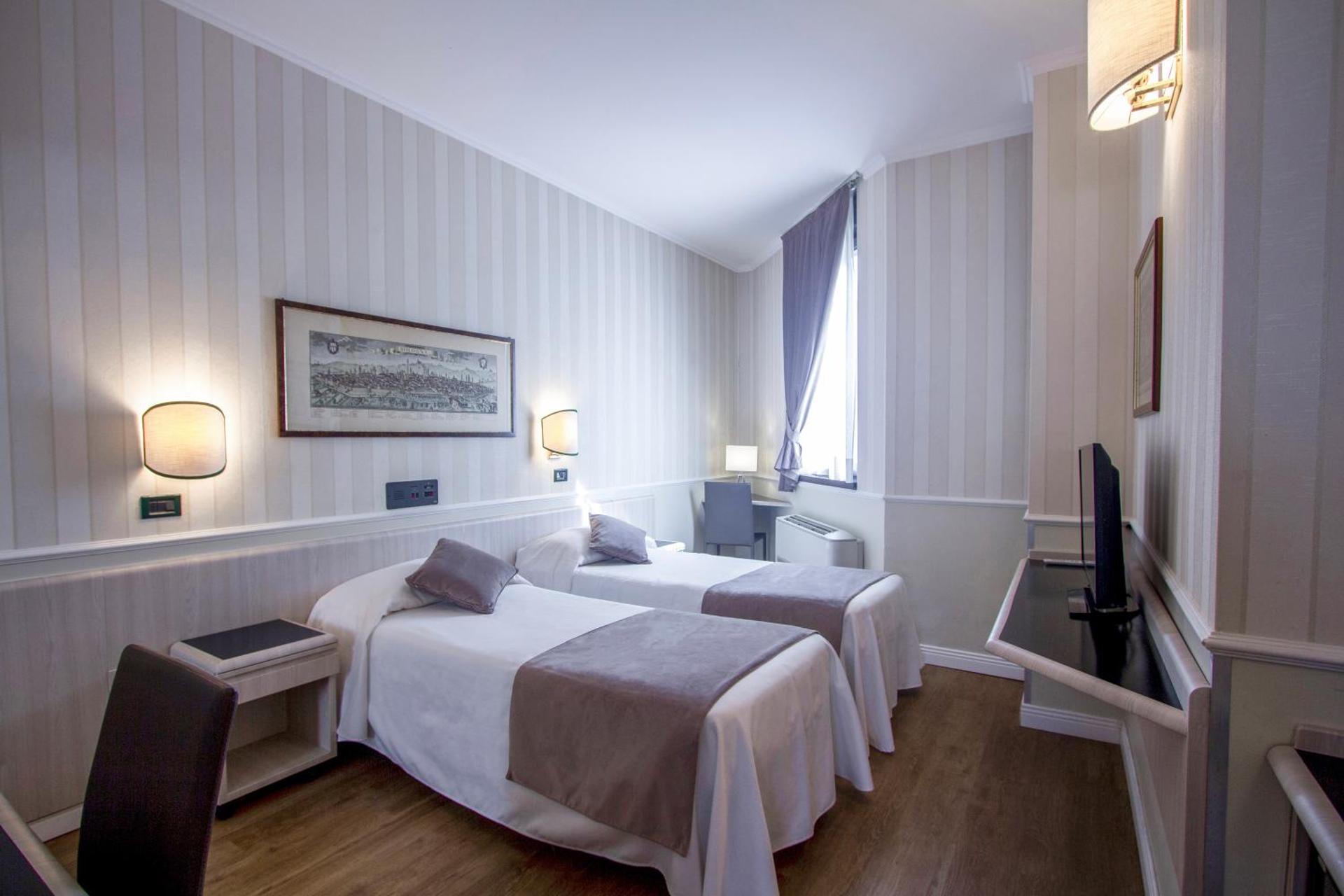 Hotel Flora - Photo 51