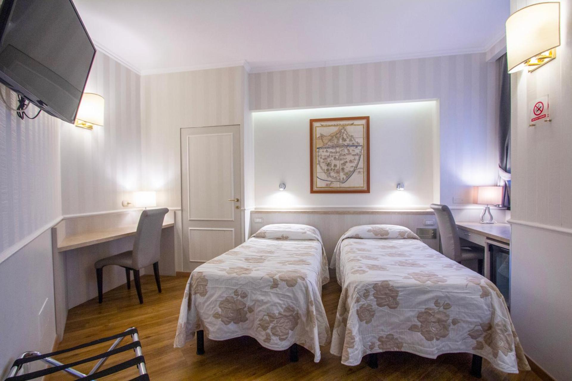 Hotel Flora - Photo 58