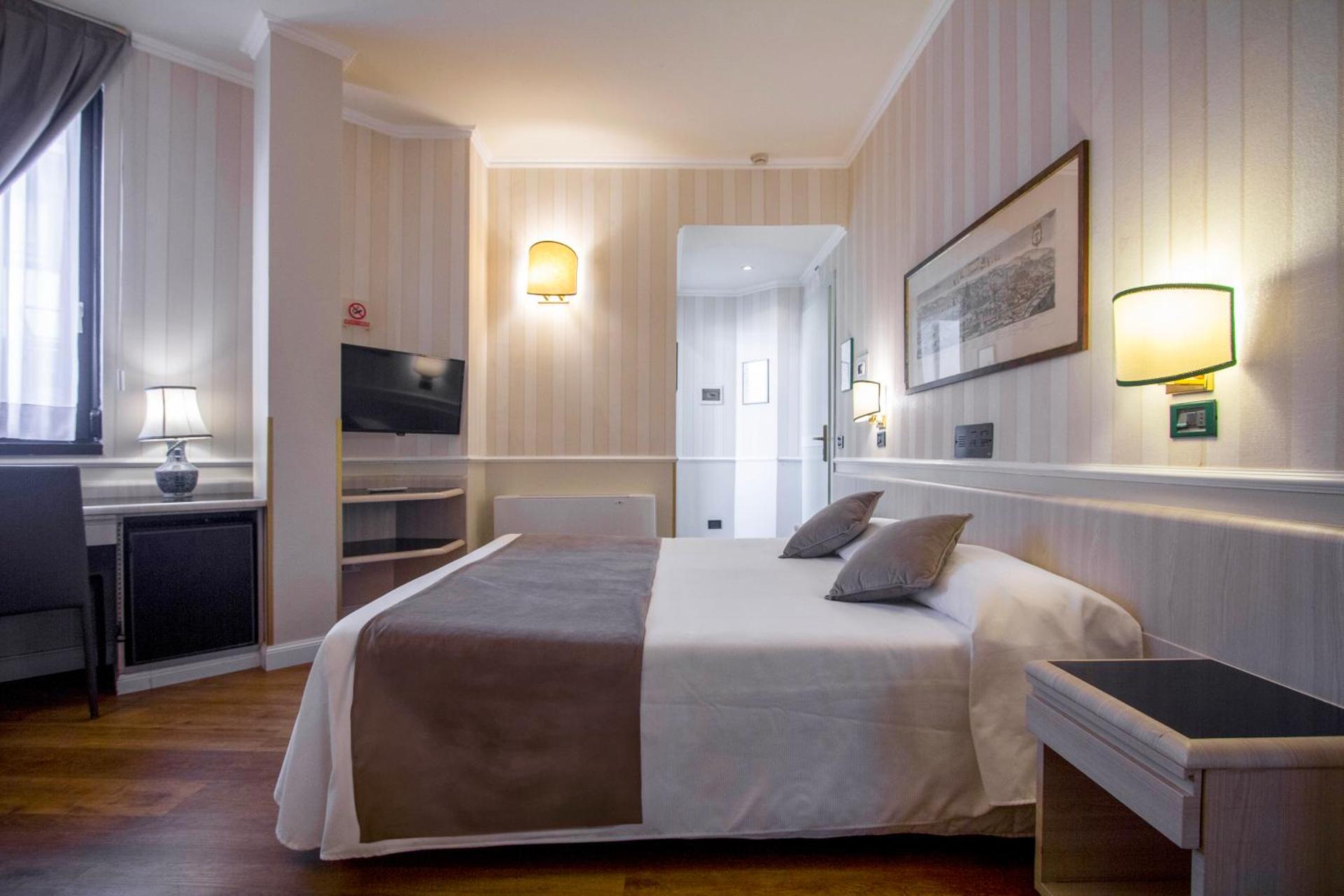 Hotel Flora - Photo 33